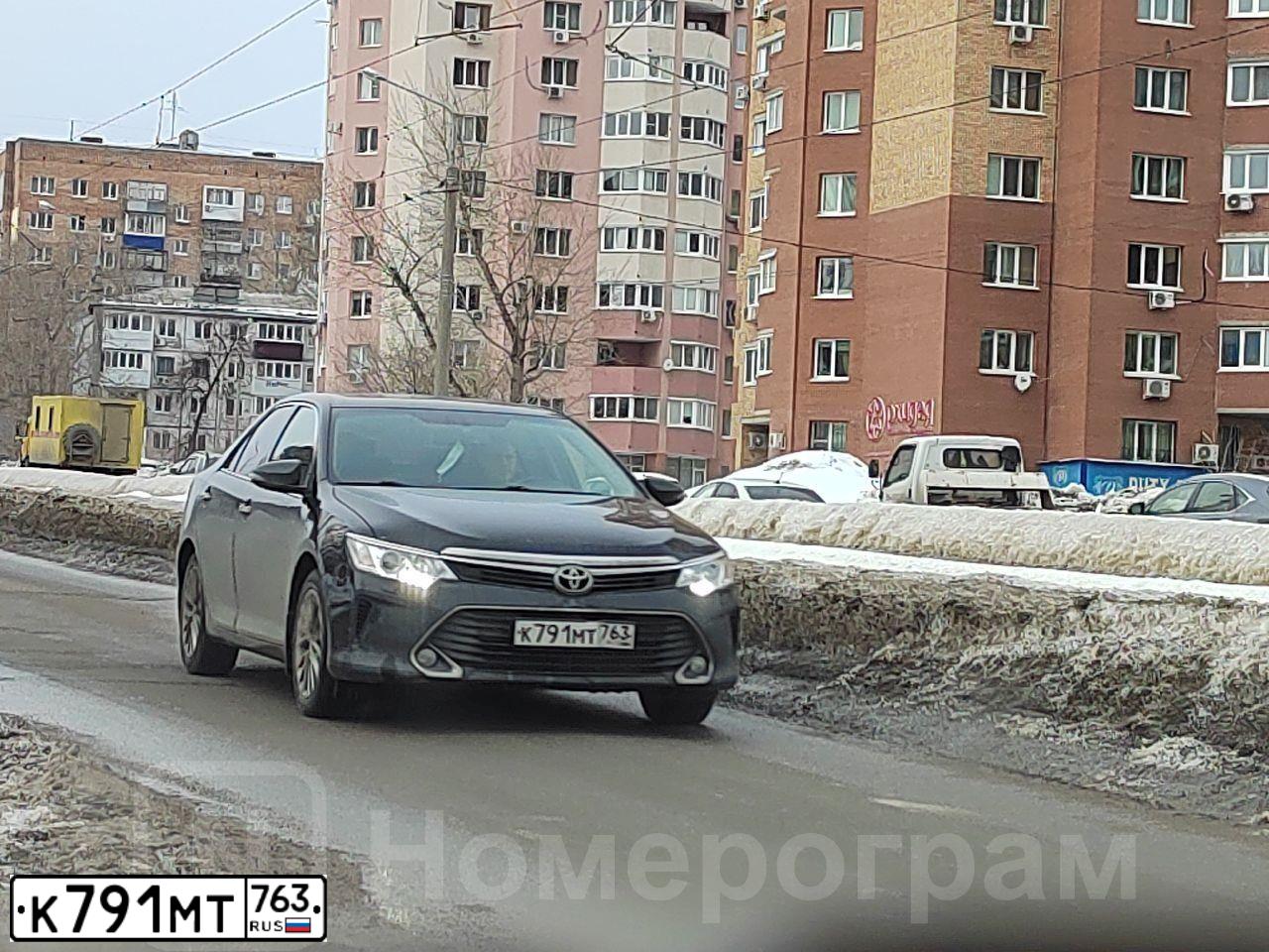 Фото автомобиля TOYOTA CAMRY, 2016 — госномер К791МТ763. Цвет: ЧЕРНЫЙ МЕТАЛЛИК