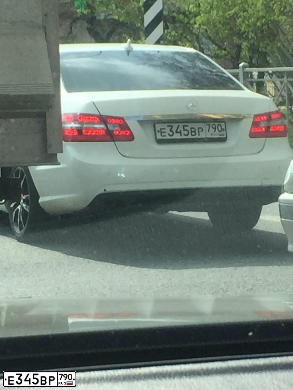 Фото автомобиля MERCEDES E-KLASSE, 2011 — госномер В550РА174. Цвет: Белый