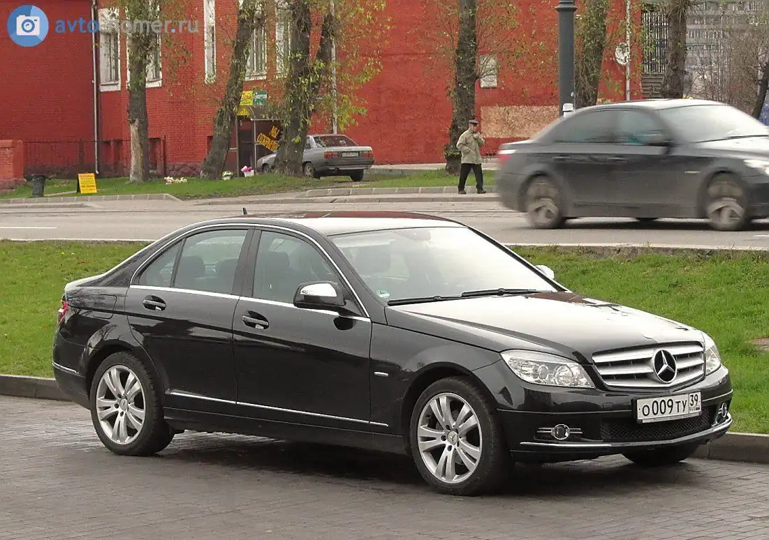 Фото автомобиля TOYOTA CAMRY, 2008 — госномер С039АК39. Цвет: ЧЕРНЫЙ