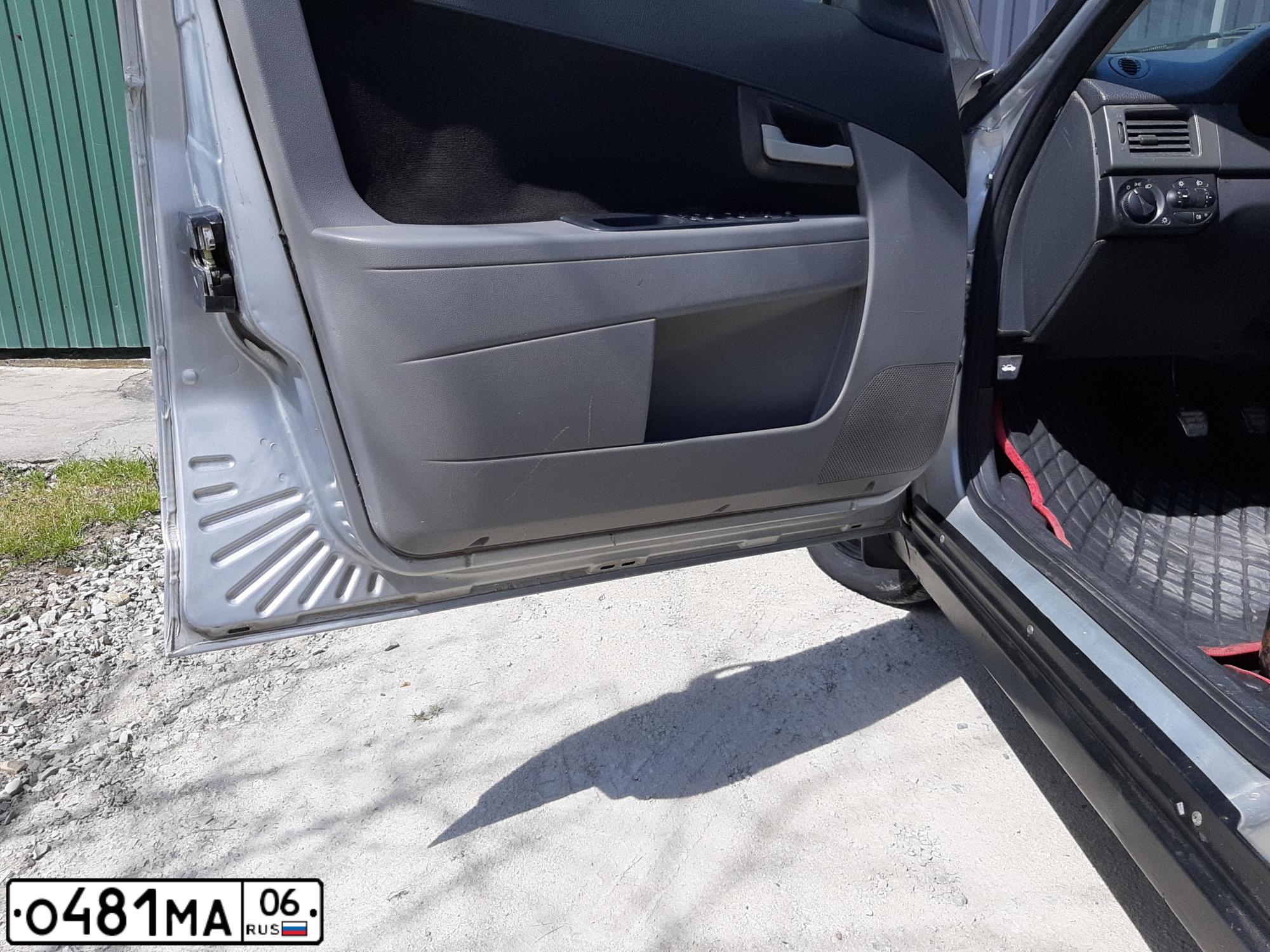 Фото автомобиля LADA 2170 PRIORA, 2009 — госномер А570ТС193. Цвет: СВЕТЛО-СЕРЕБРИСТЫЙ МЕТАЛЛ