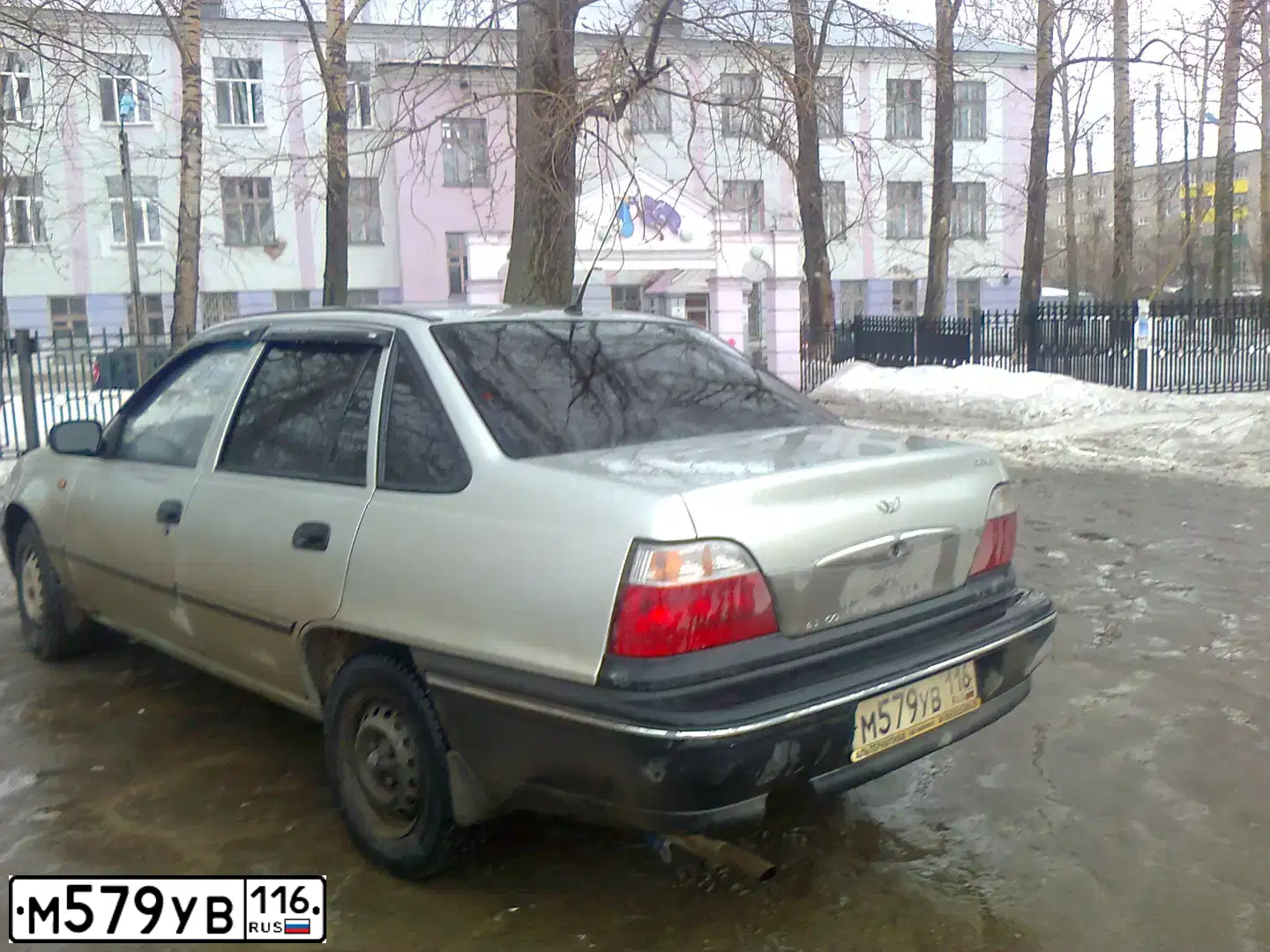 Фото автомобиля DAEWOO NEXIA, 2006 — госномер Р482ТМ716. Цвет: ПЕРЛАМУТРОВО-СЕРЕБРИСТЫЙ