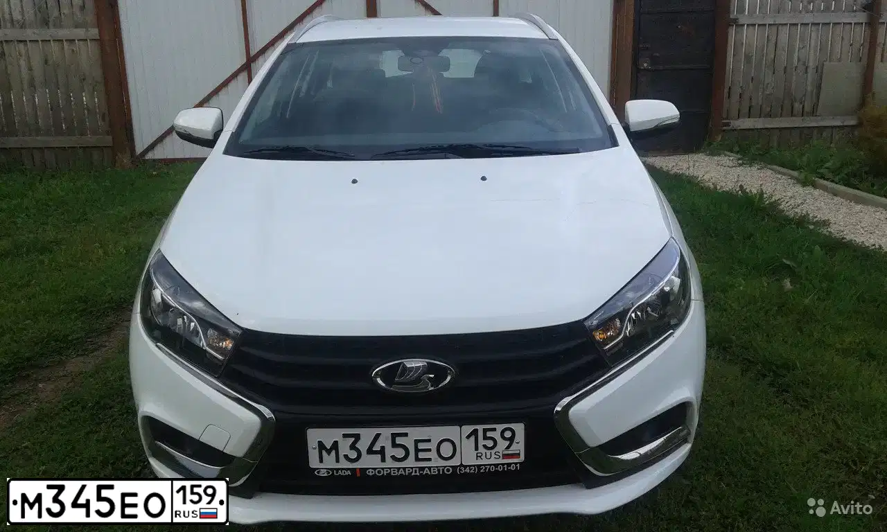 Фото автомобиля LADA VESTA, 2018 — госномер М345ЕО159. Цвет: БЕЛЫЙ