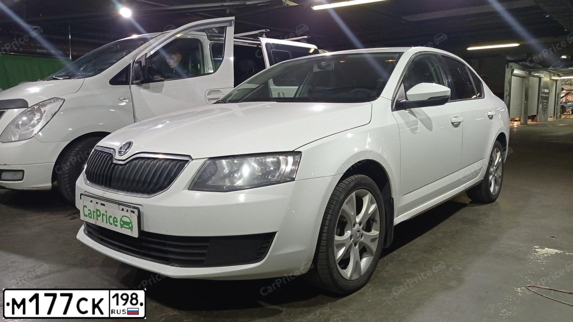 Фото автомобиля SKODA OCTAVIA, 2016 — госномер М177СК198. Цвет: Белый