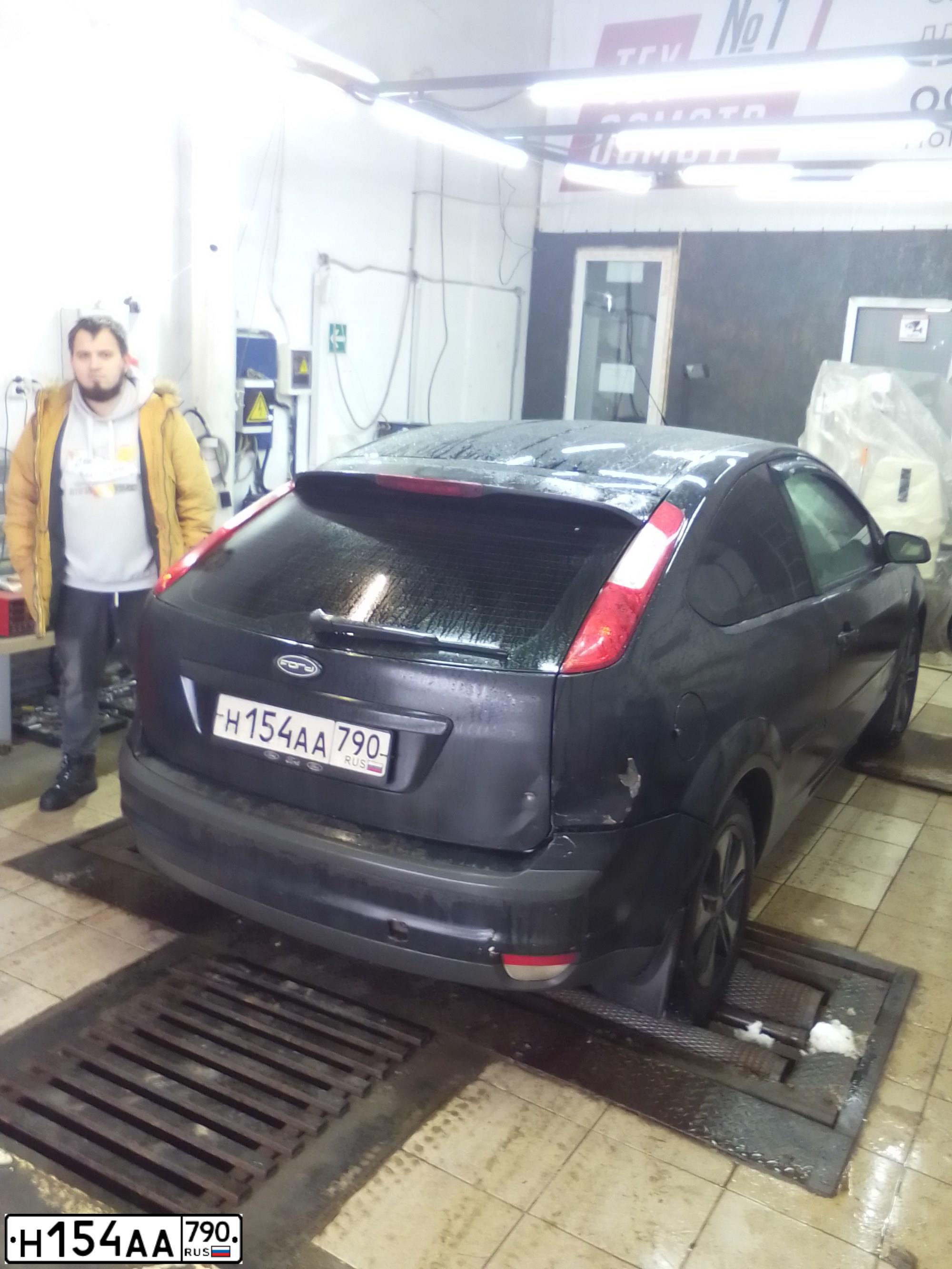 Фото автомобиля FORD FOCUS, 2006 — госномер Н154АА790. Цвет: ЧЕРНЫЙ