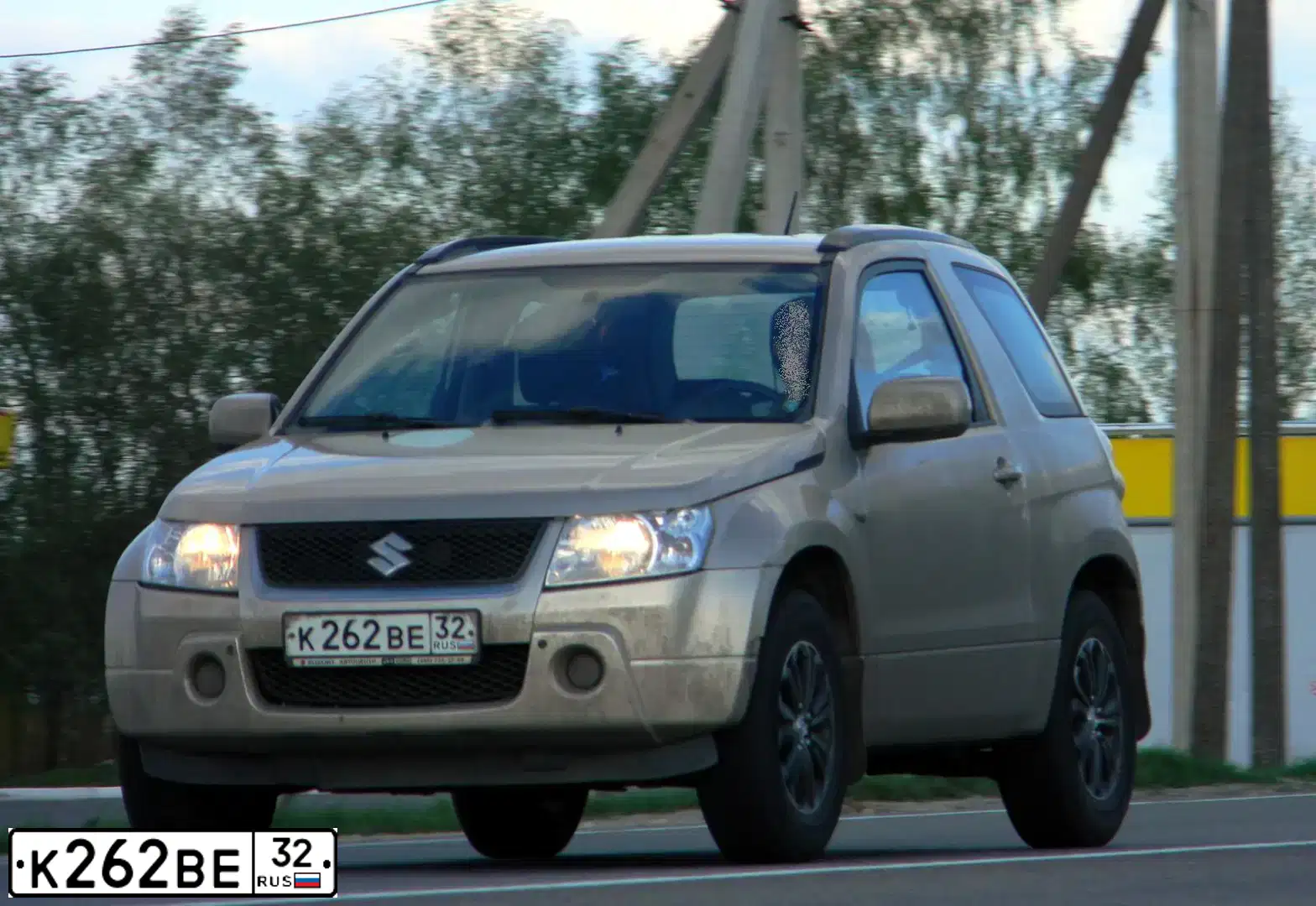 Фото автомобиля SUZUKI /GRAND/ VITARA, 2007 — госномер К262ВЕ32. Цвет: БЕЖЕВЫЙ