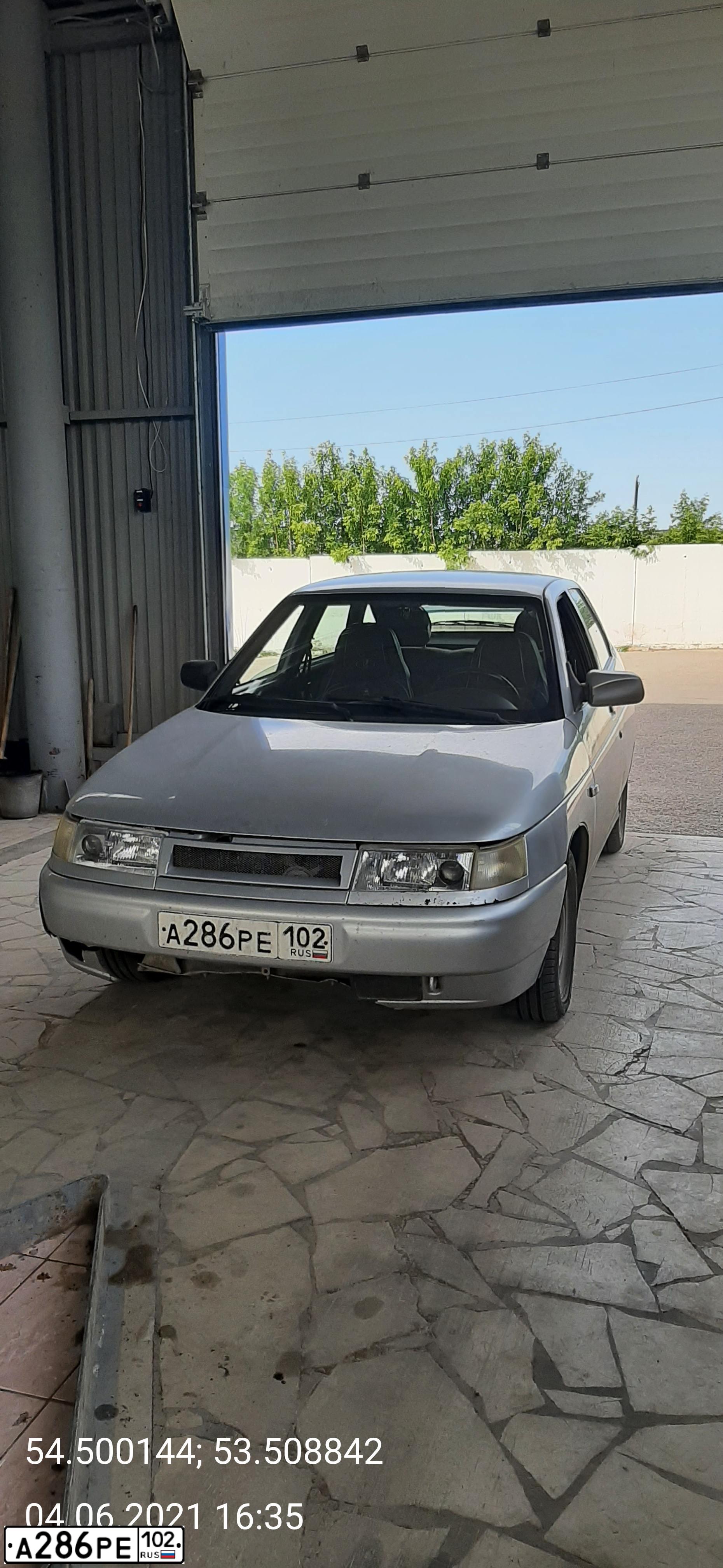 Фото автомобиля LADA 2112, 2007 — госномер А286РЕ102. Цвет: СВЕТЛО-СЕРЕБРИСТЫЙ МЕТАЛЛИК