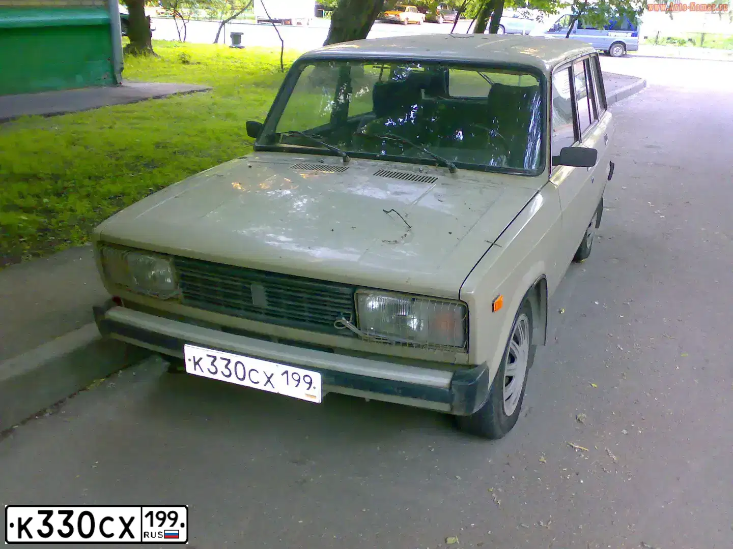 Фото автомобиля LADA 2104, 1987 — госномер К330СХ199. Цвет: ТЕМНО-БЕЖЕВЫЙ
