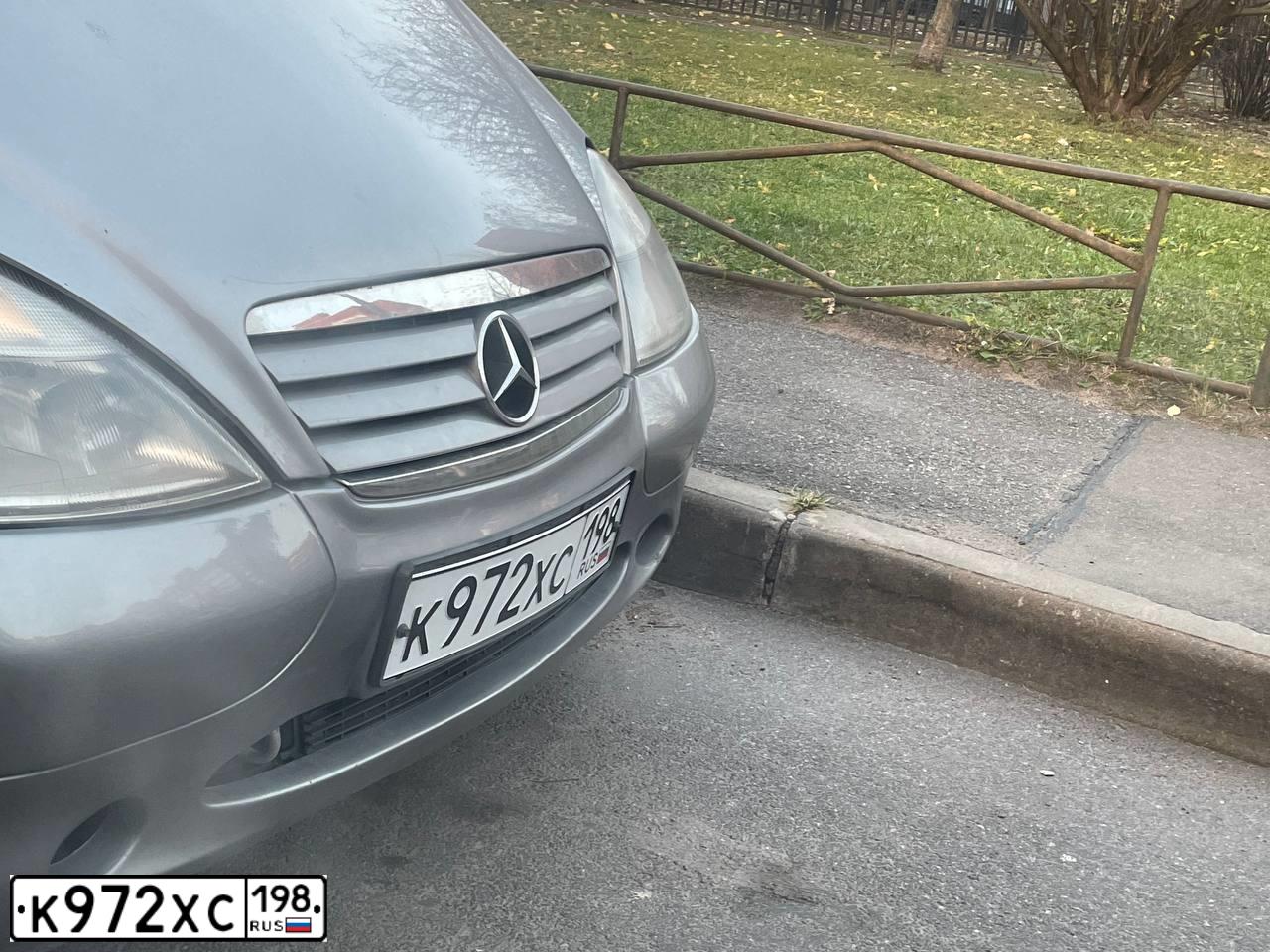 Фото автомобиля MERCEDES A-KLASSE, 2000 — госномер К972ХС198. Цвет: БЕЛЫЙ (СЕРЕБРИСТЫЙ)
