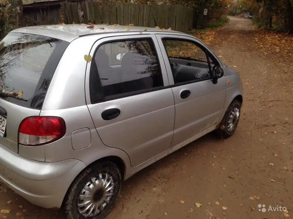 Фото автомобиля DAEWOO MATIZ, 2011 — госномер С302РХ190. Цвет: СЕРЫЙ