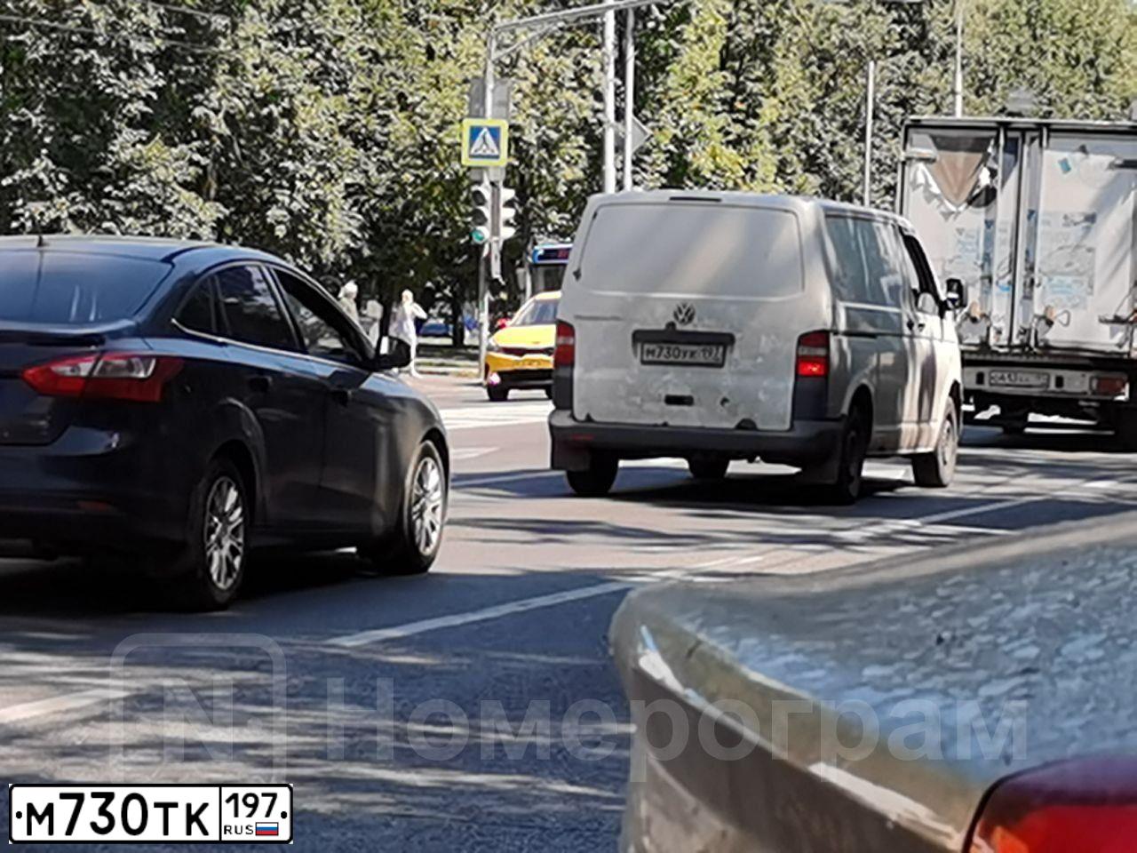 Фото автомобиля VOLVO XC60, 2012 — госномер М730ТК197. Цвет: Красный