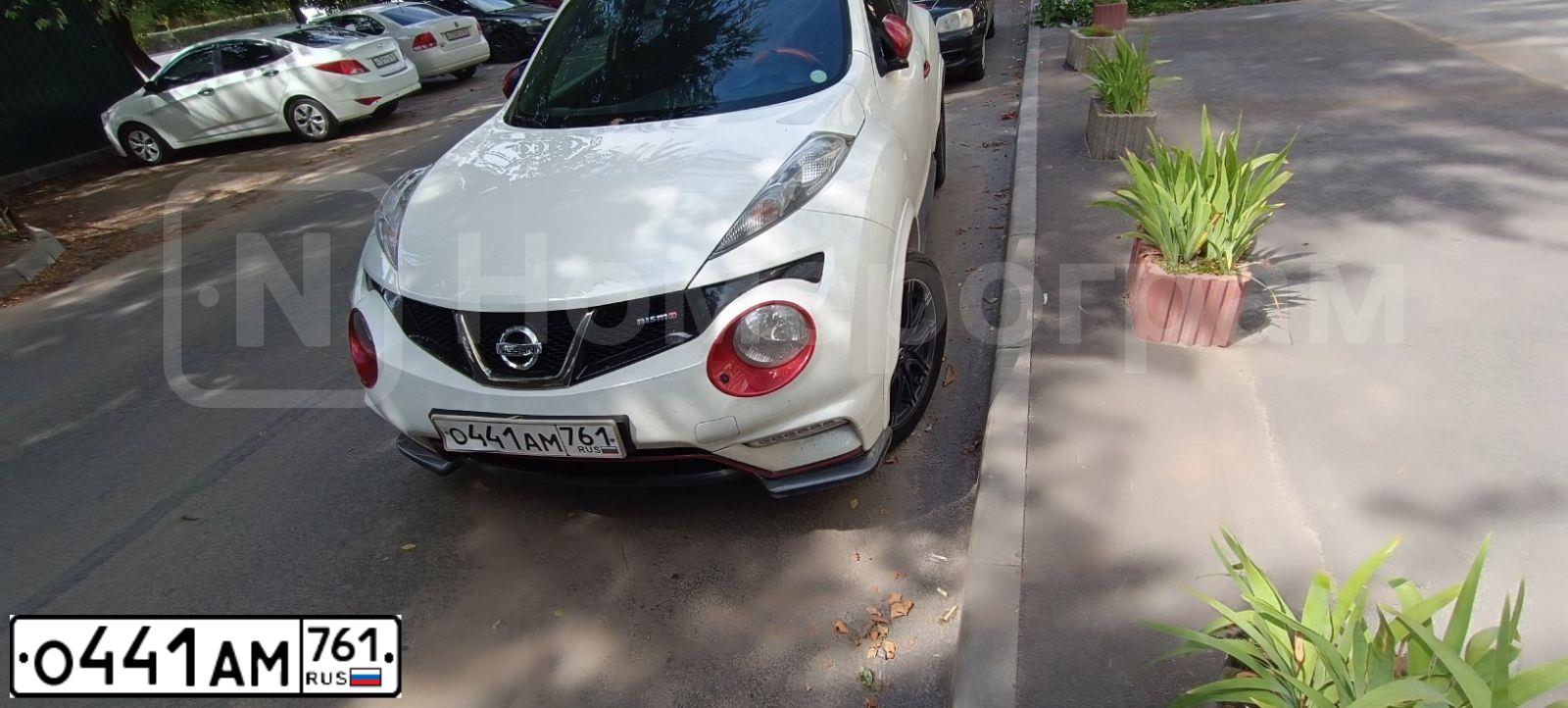 Фото автомобиля NISSAN JUKE, 2013 — госномер В001РР36. Цвет: Белый