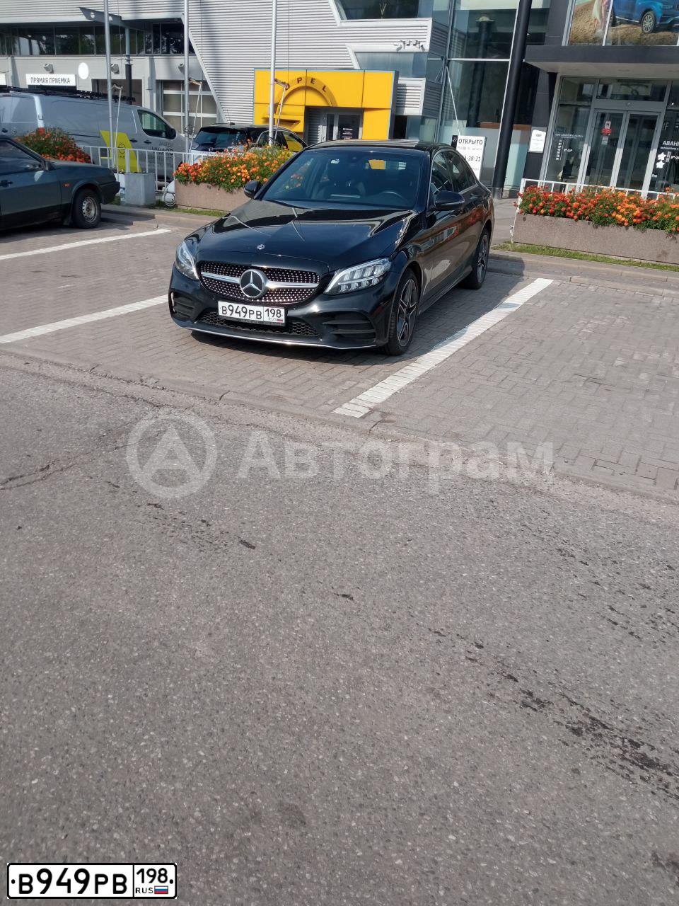 Фото автомобиля MERCEDES C-KLASSE, 2018 — госномер В949РВ198. Цвет: ЧЕРНЫЙ
