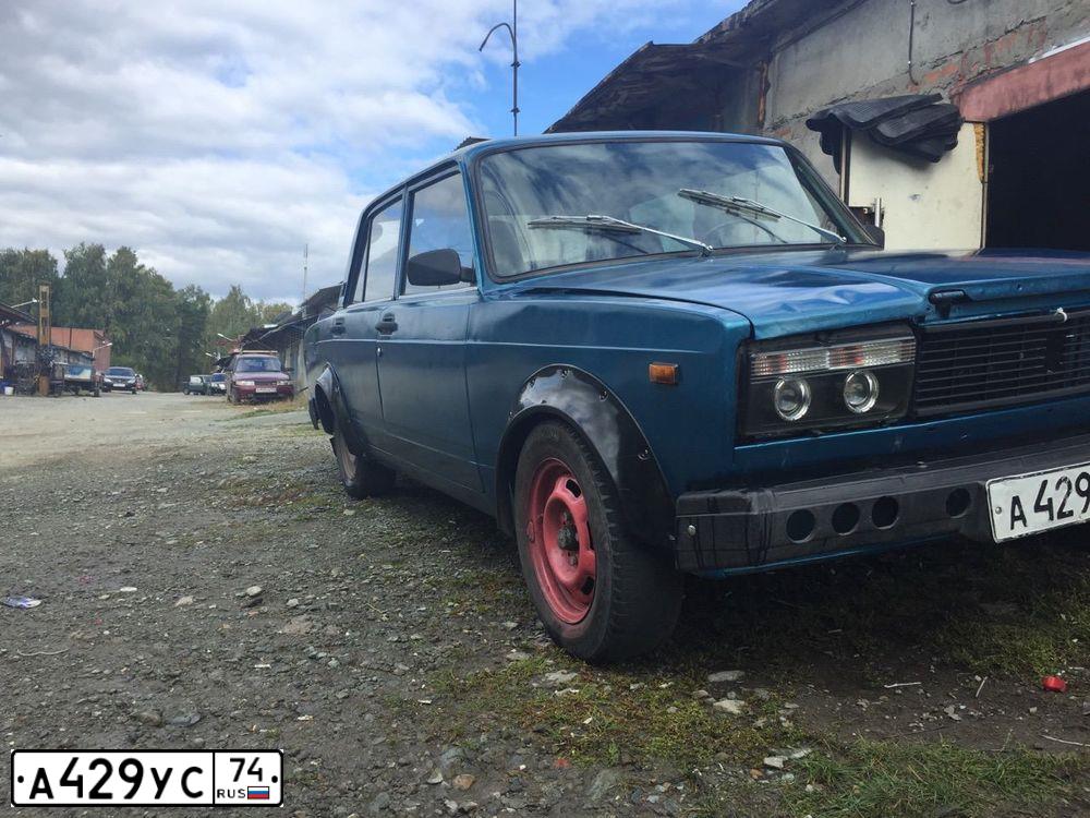Фото автомобиля LADA 2105, 2006 — госномер А429УС74. Цвет: ЯРКО СИНИЙ