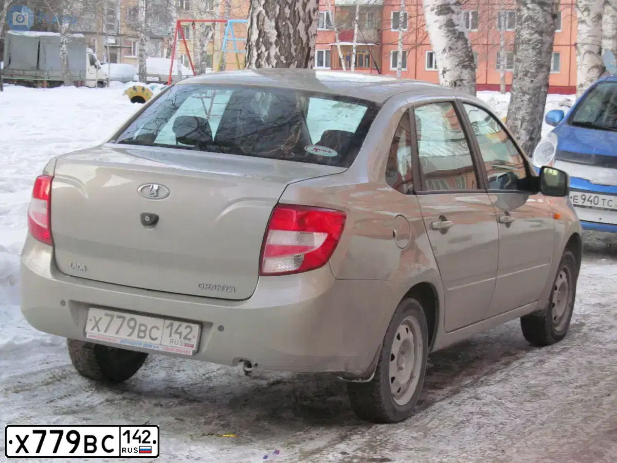 Фото автомобиля LADA 2190 GRANTA, 2013 — госномер Х779ВС142. Цвет: СЕРО БЕЖЕВЫЙ