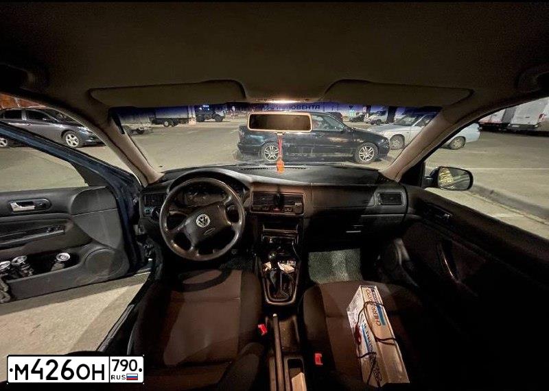 Фото автомобиля VOLKSWAGEN GOLF, 2001 — госномер М426ОН790. Цвет: ЗЕЛЕНЫЙ