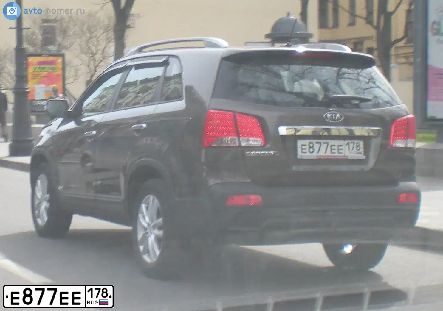 Фото автомобиля KIA SORENTO, 2011 — госномер Е877ЕЕ178. Цвет: БЕЖЕВЫЙ