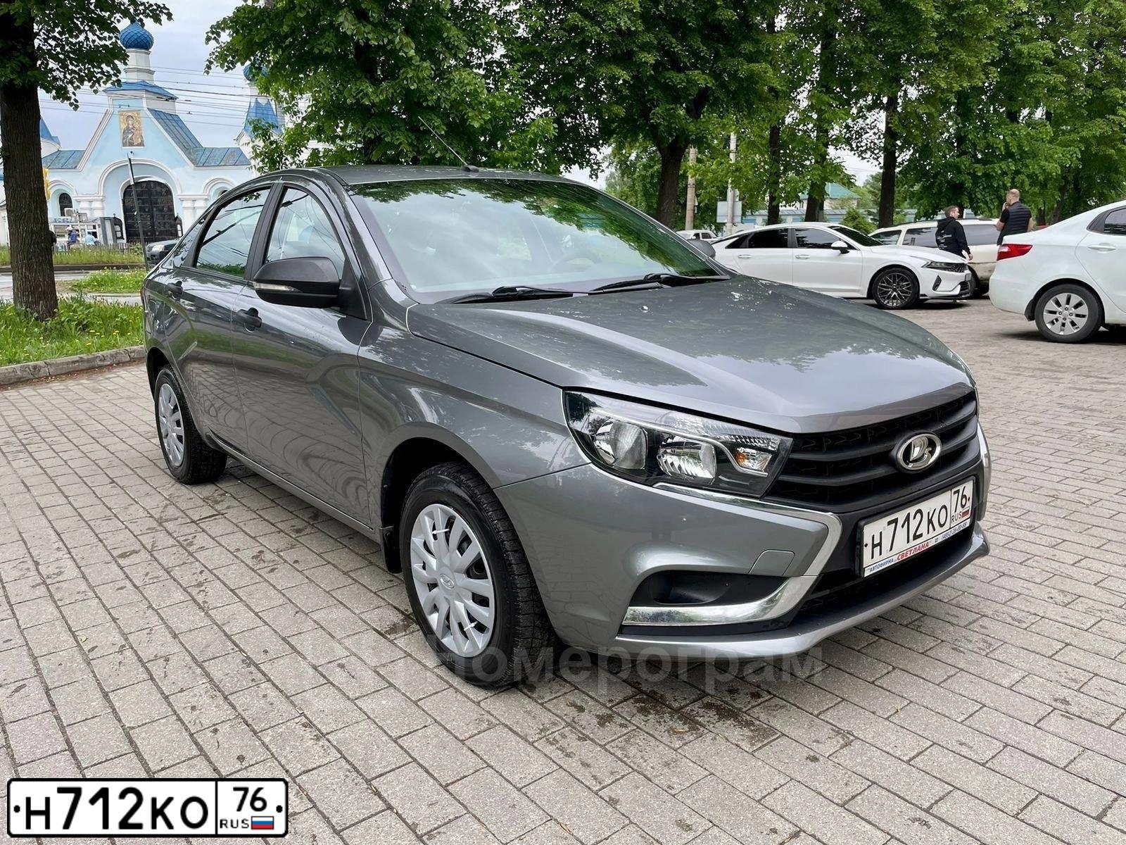 Фото автомобиля LADA VESTA, 2016 — госномер М610ЕА35. Цвет: СЕРЫЙ