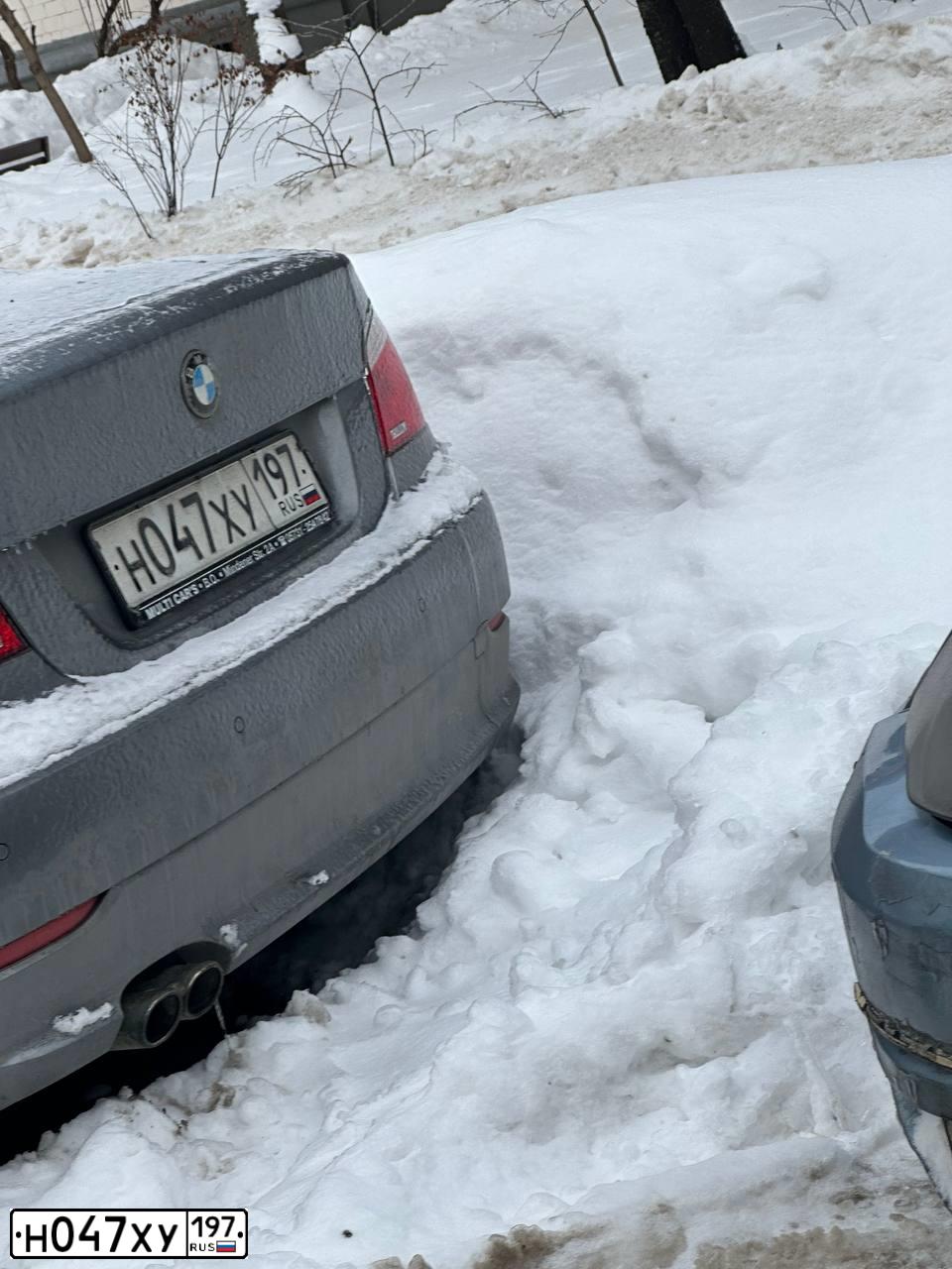 Фото автомобиля BMW SERIE 5, 2009 — госномер Н047ХУ197. Цвет: СЕРЫЙ