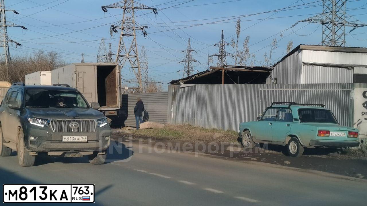 Фото автомобиля TOYOTA LANDCRUISER, 2019 — госномер А973УР30. Цвет: ЧЕРНЫЙ