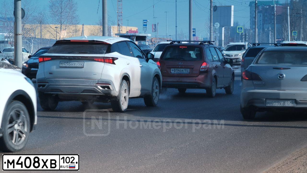 Фото автомобиля MAZDA A 3, 2009 — госномер М408ХВ102. Цвет: СЕРЕБРИСТЫЙ