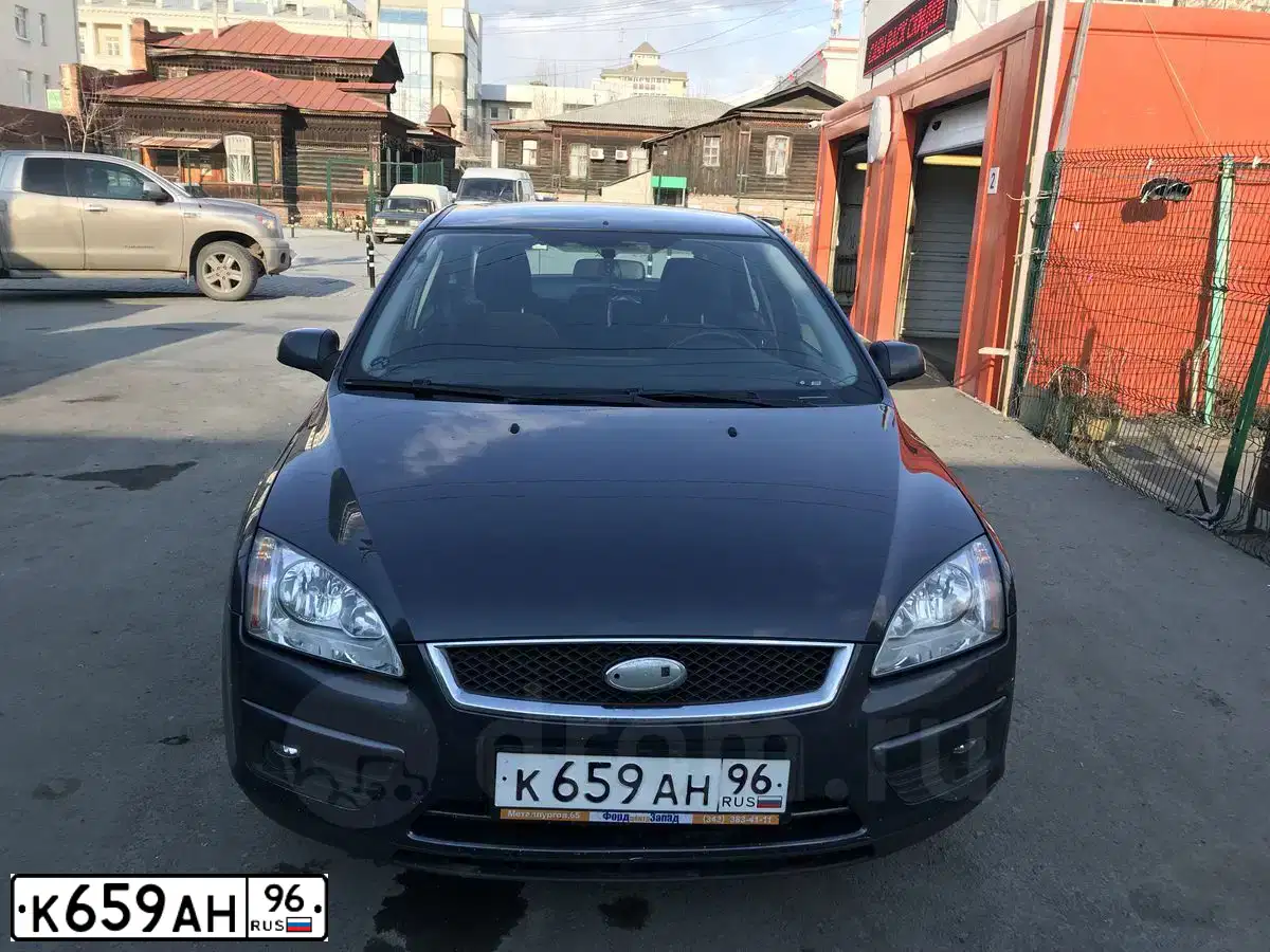 Фото автомобиля FORD FOCUS, 2007 — госномер С327АУ196. Цвет: ТЕМНО-СЕРЫЙ