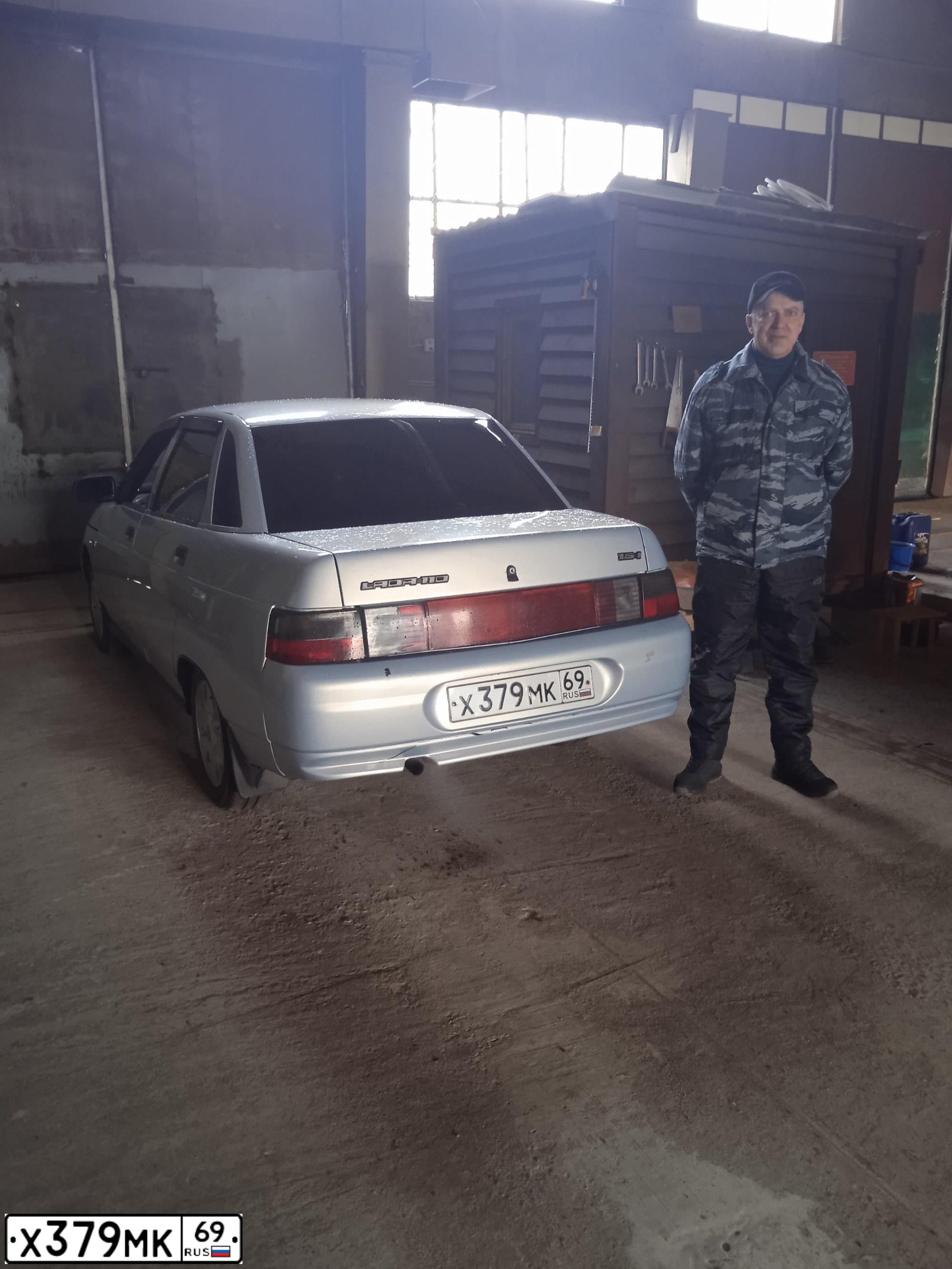 Фото автомобиля LADA 2110, 2005 — госномер Х379МК69. Цвет: СЕРЕБРИСТО-ЖЕЛТО-ГОЛУБОЙ