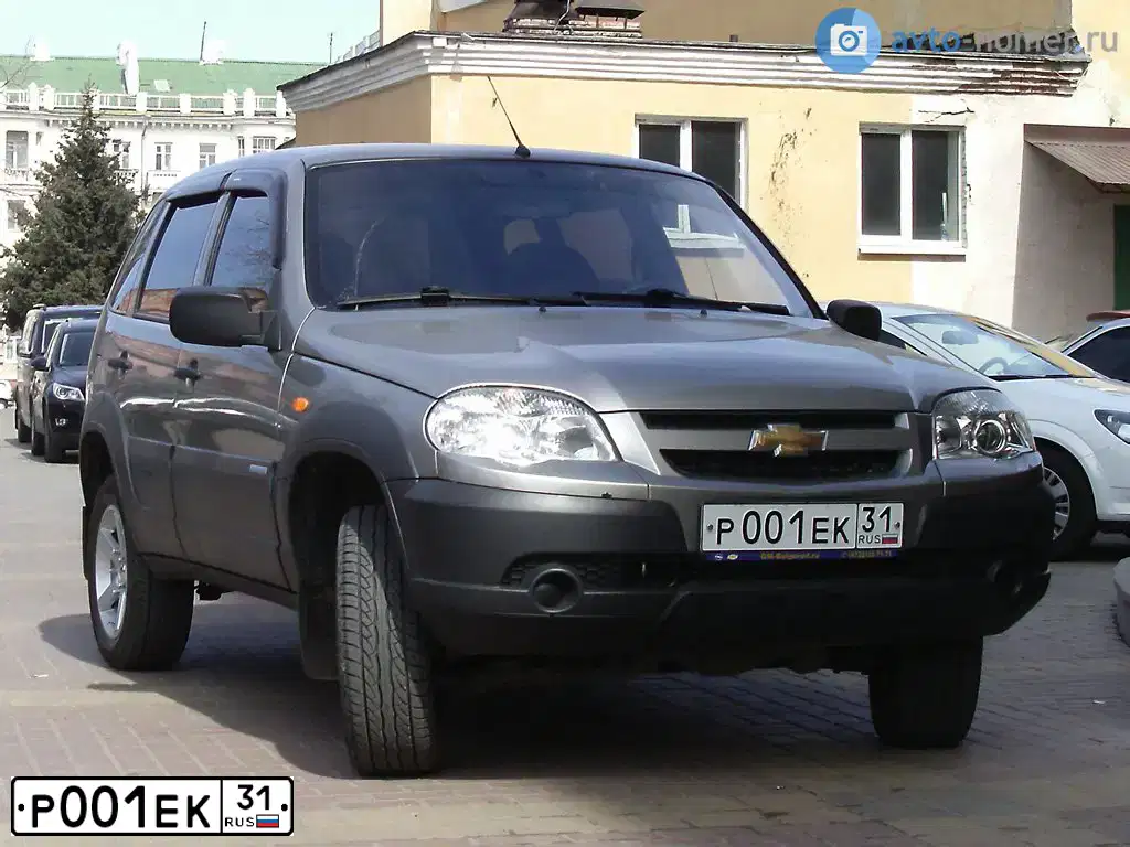 Фото автомобиля TOYOTA LANDCRUISER, 2019 — госномер Р001ЕК31. Цвет: СЕРЕБРИСТЫЙ