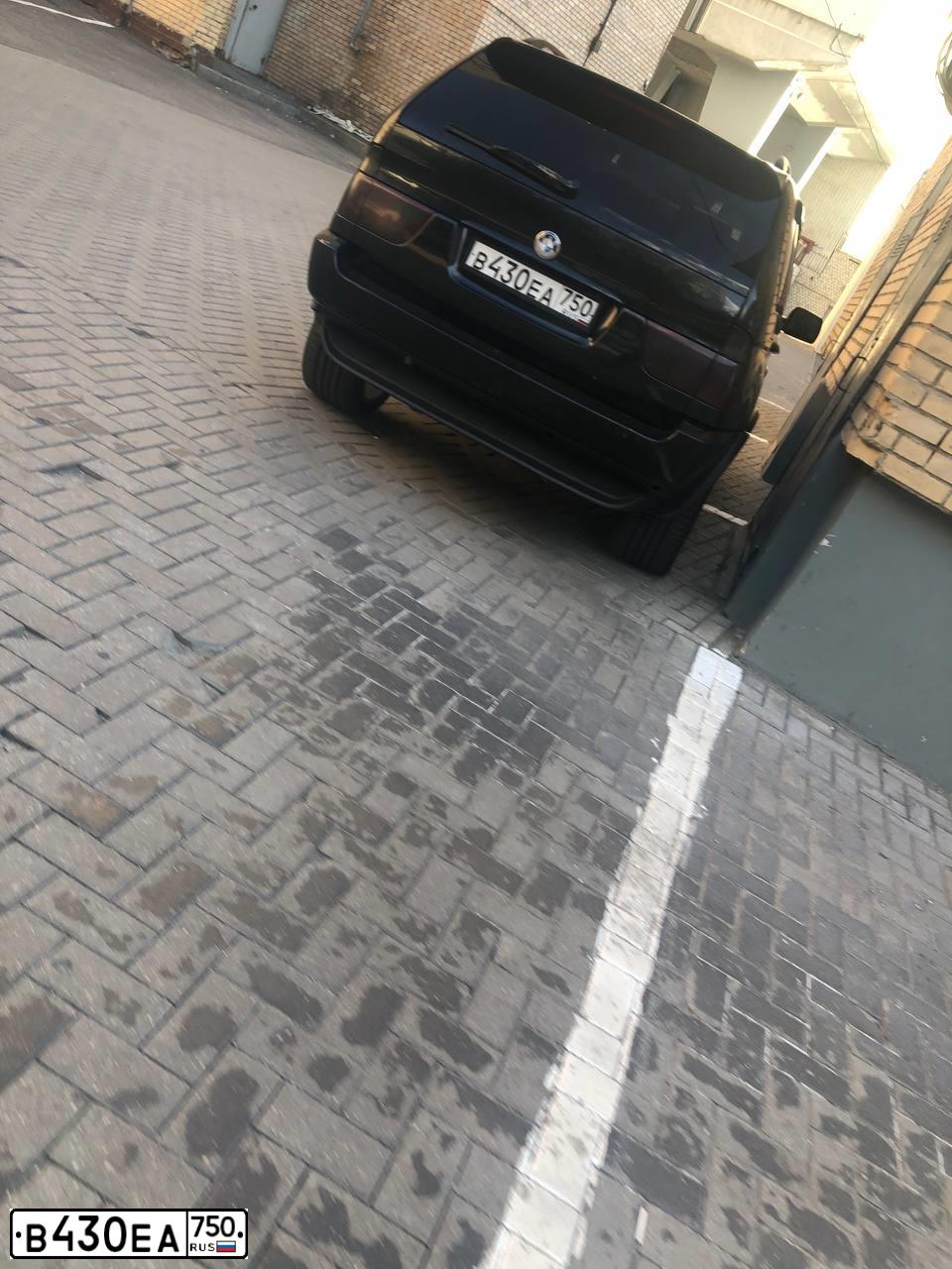 Фото автомобиля BMW X5, 2006 — госномер В430ЕА750. Цвет: ЧЕРНЫЙ