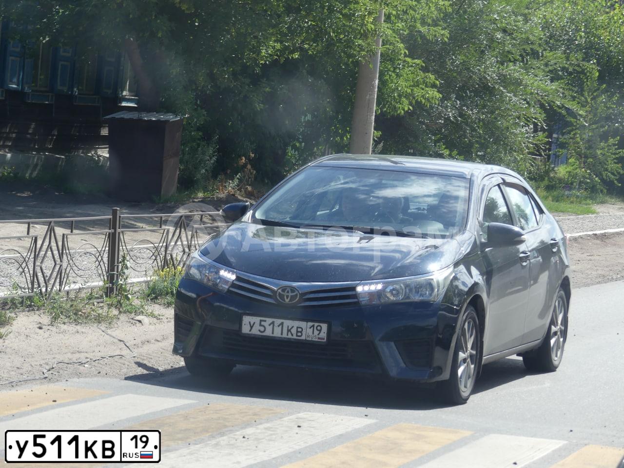 Фото автомобиля TOYOTA COROLLA, 2014 — госномер У511КВ19. Цвет: ЧЕРНЫЙ