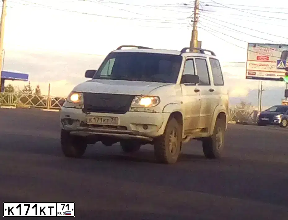 Фото автомобиля UAZ 3163 PATRIOT, 2010 — госномер У736РО71. Цвет: БЕЛО-СЕРЫЙ