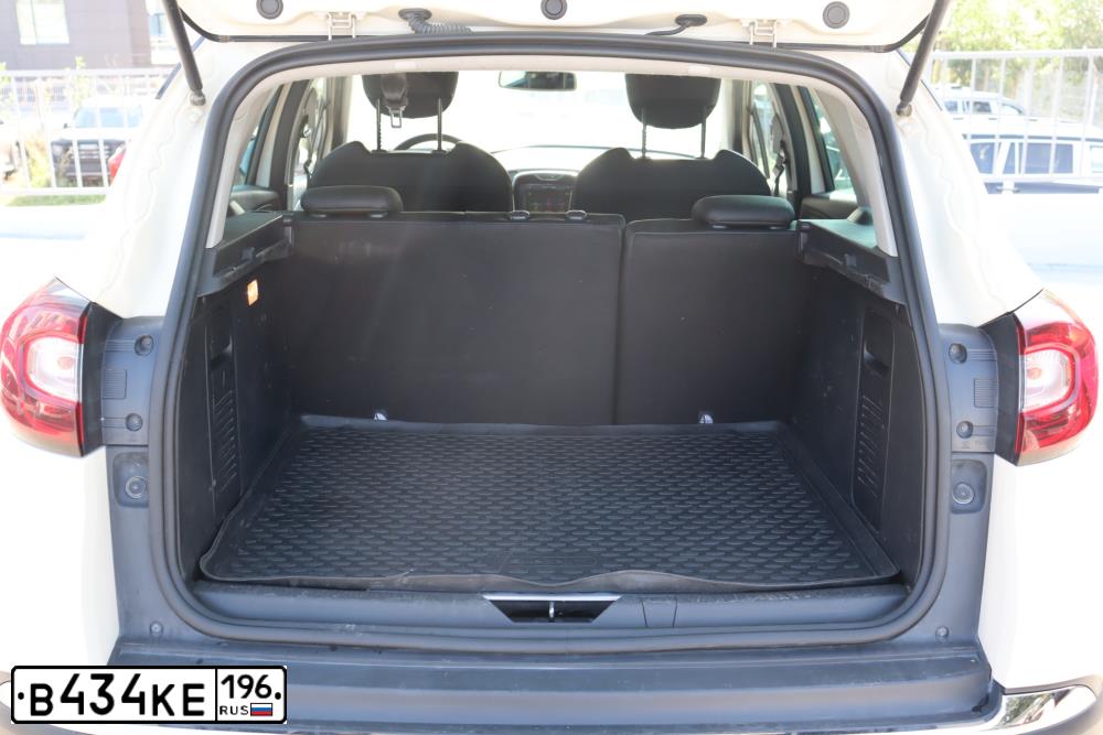 Фото автомобиля CITROEN C4, 2014 — госномер М605НВ196. Цвет: Белый