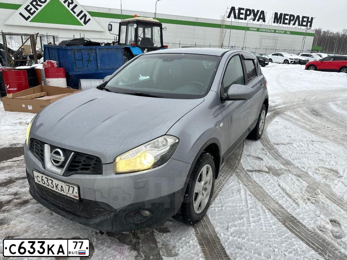 Фото автомобиля NISSAN QASHQAI, 2013 — госномер С633КА77. Цвет: СЕРЫЙ
