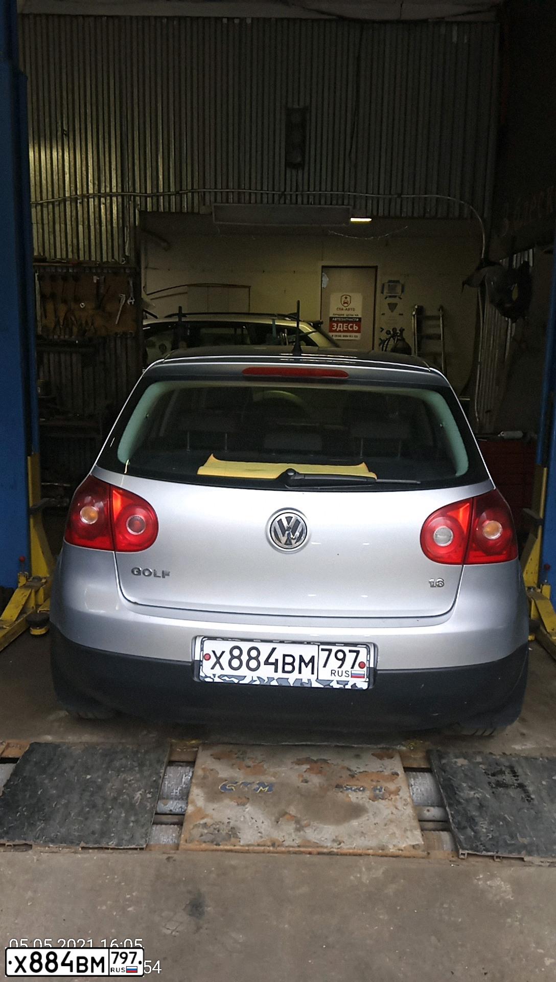 Фото автомобиля VOLKSWAGEN GOLF, 2008 — госномер Х884ВМ797. Цвет: СЕРЕБРИСТЫЙ