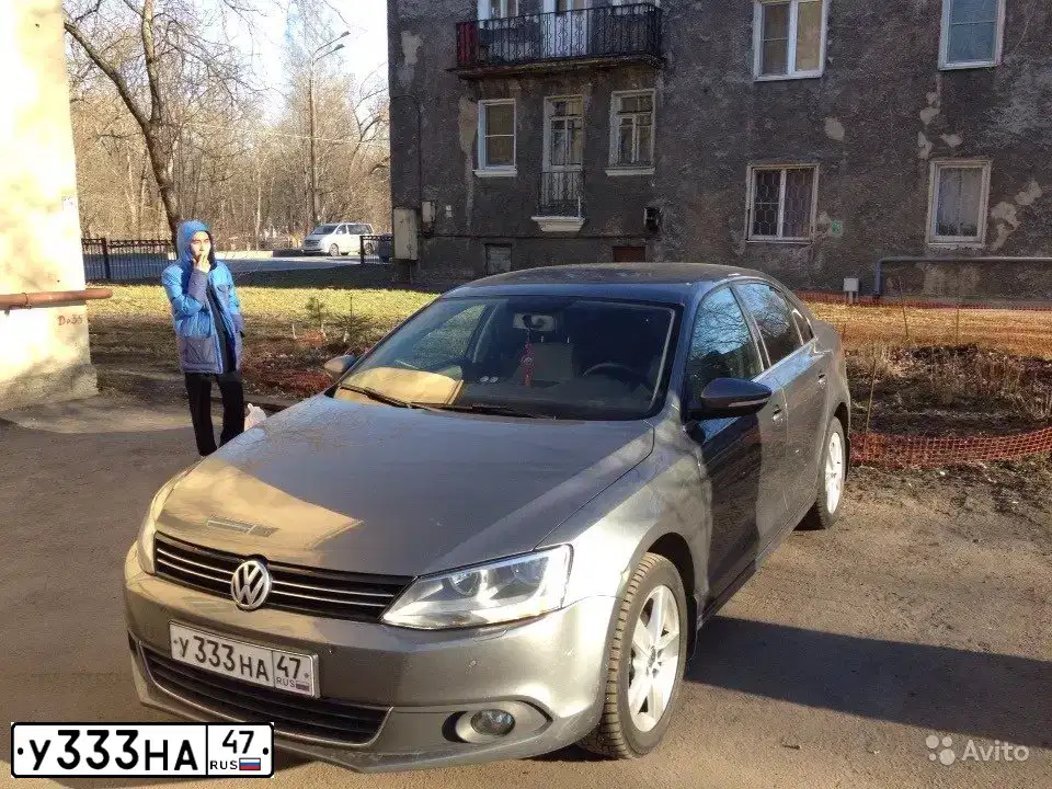 Фото автомобиля VOLKSWAGEN JETTA, 2011 — госномер К238НУ138. Цвет: ТЕМНО-СЕРЫЙ