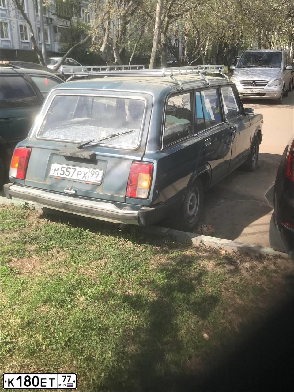 Фото автомобиля LADA 2105, 1992 — госномер К180ЕТ77. Цвет: БЕЛЫЙ