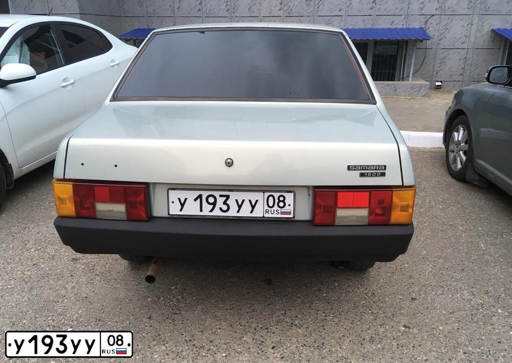 Фото автомобиля LADA 2109 SAMARA, 2003 — госномер У193УУ08. Цвет: СЕРЕБРИСТЫЙ ЖЕЛТО-ЗЕЛЕНЫЙ