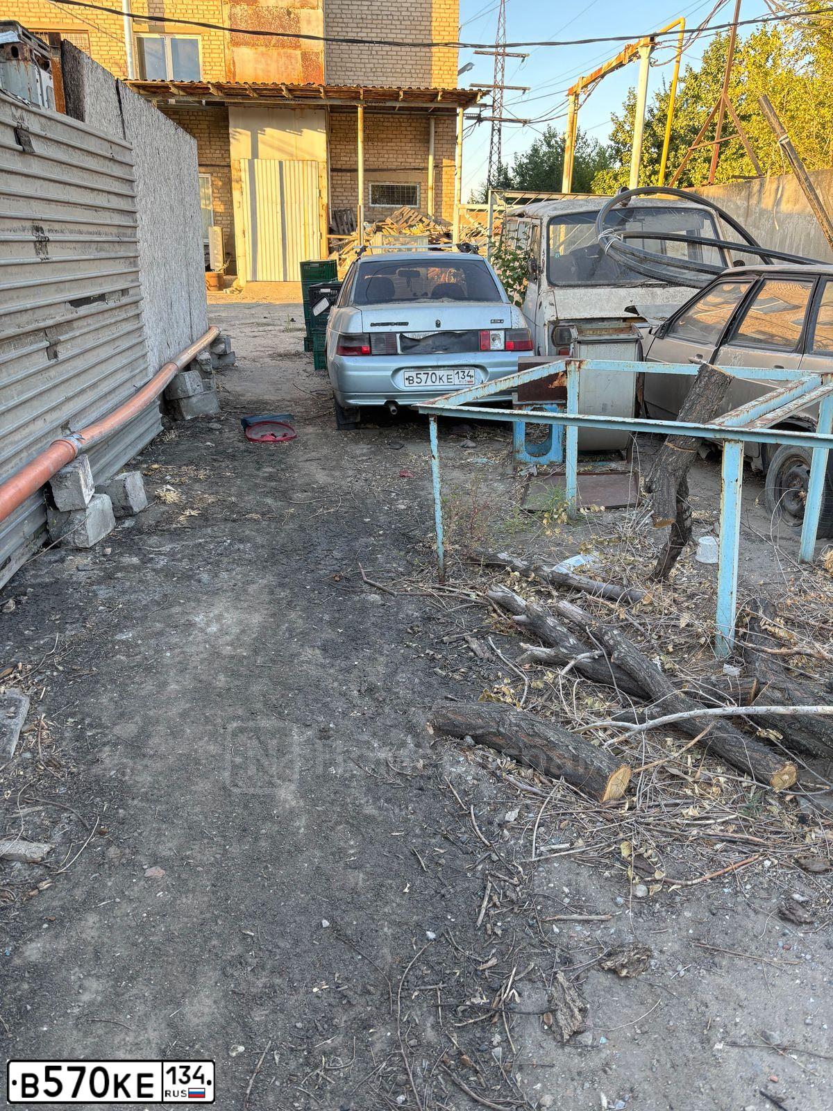 Фото автомобиля LADA 2110, 2002 — госномер В570КЕ134. Цвет: СВЕТЛО ГОЛУБОЙ