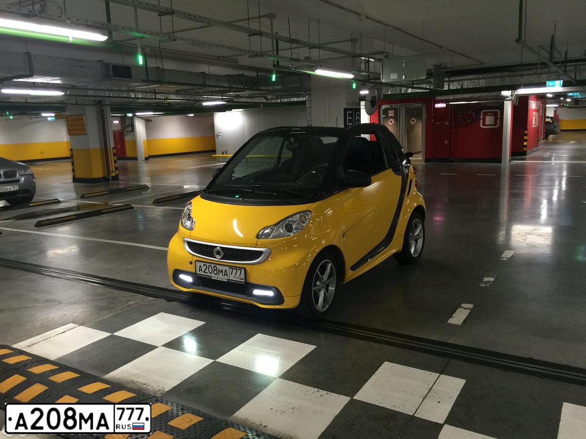 Фото автомобиля SMART FORTWO, 2014 — госномер А208МА777. Цвет: ЖЁЛТЫЙ