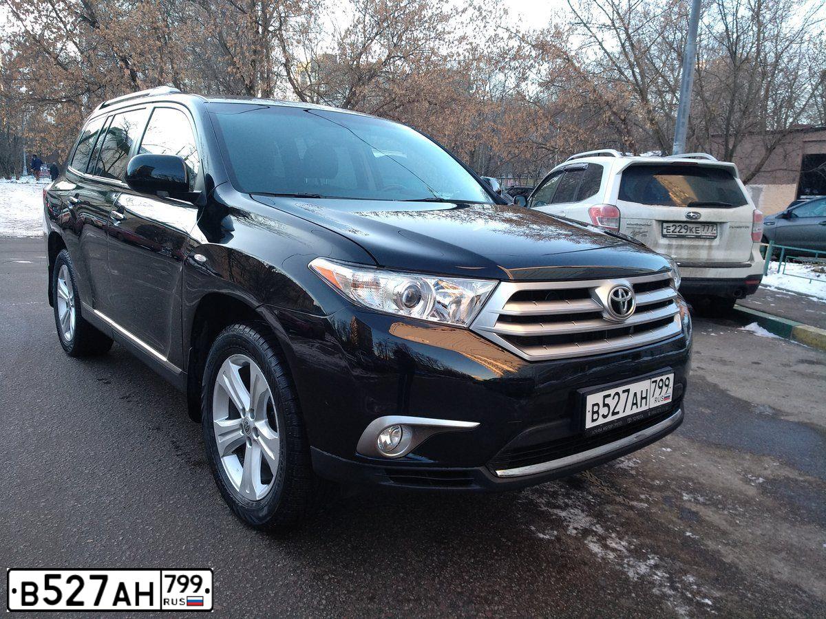 Фото автомобиля TOYOTA HIGHLANDER, 2011 — госномер Е708РХ197. Цвет: ЧЕРНЫЙ