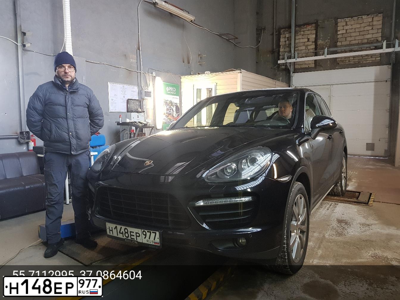 Фото автомобиля PORSCHE CAYENNE, 2011 — госномер А178УТ155. Цвет: ЧЕРНЫЙ