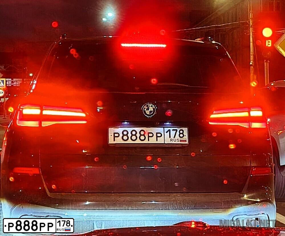 Фото автомобиля PORSCHE CAYENNE, 2008 — госномер Р888РР178. Цвет: ЧЕРНЫЙ