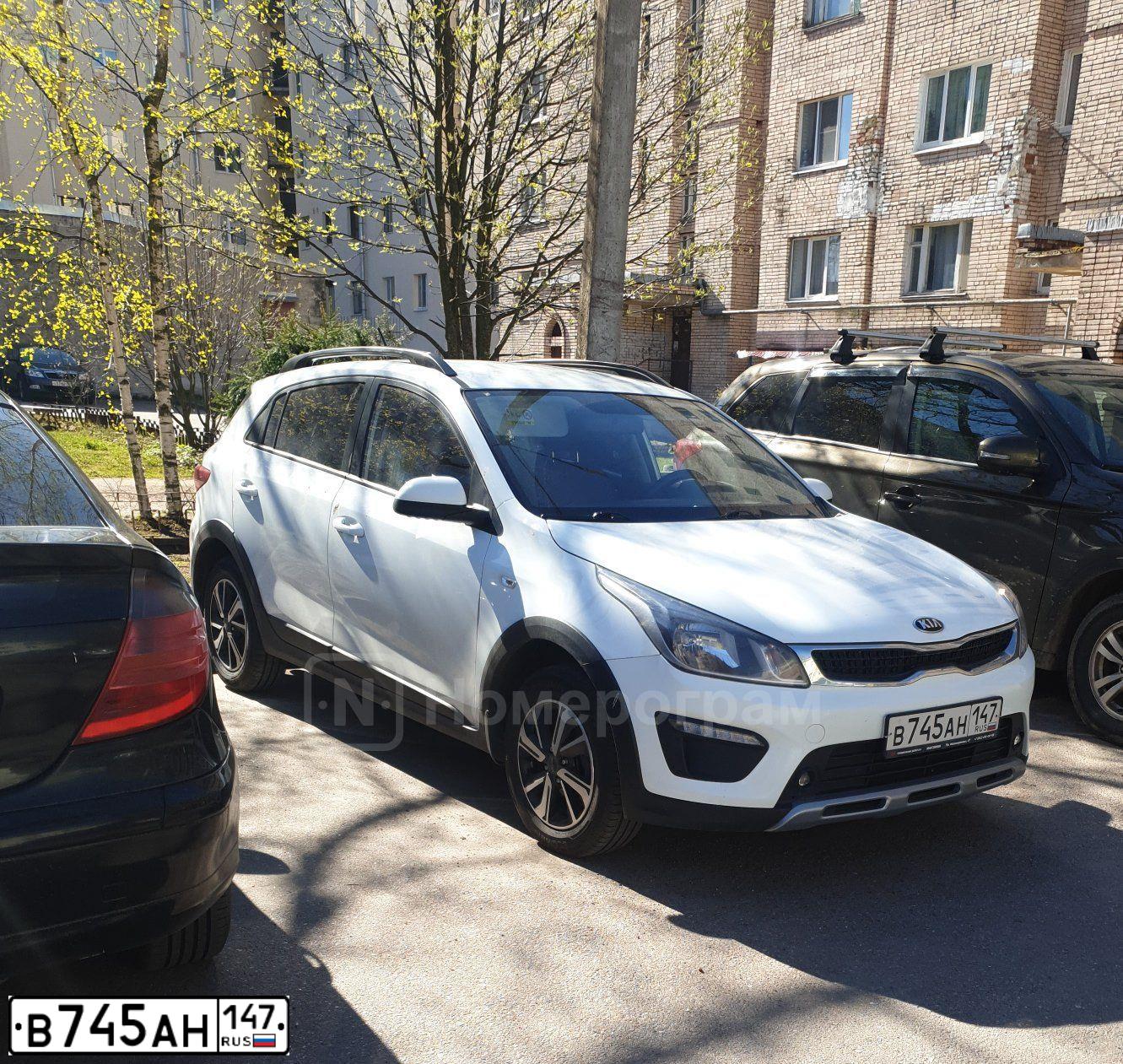 Фото автомобиля KIA RIO, 2019 — госномер В745АН147. Цвет: Белый