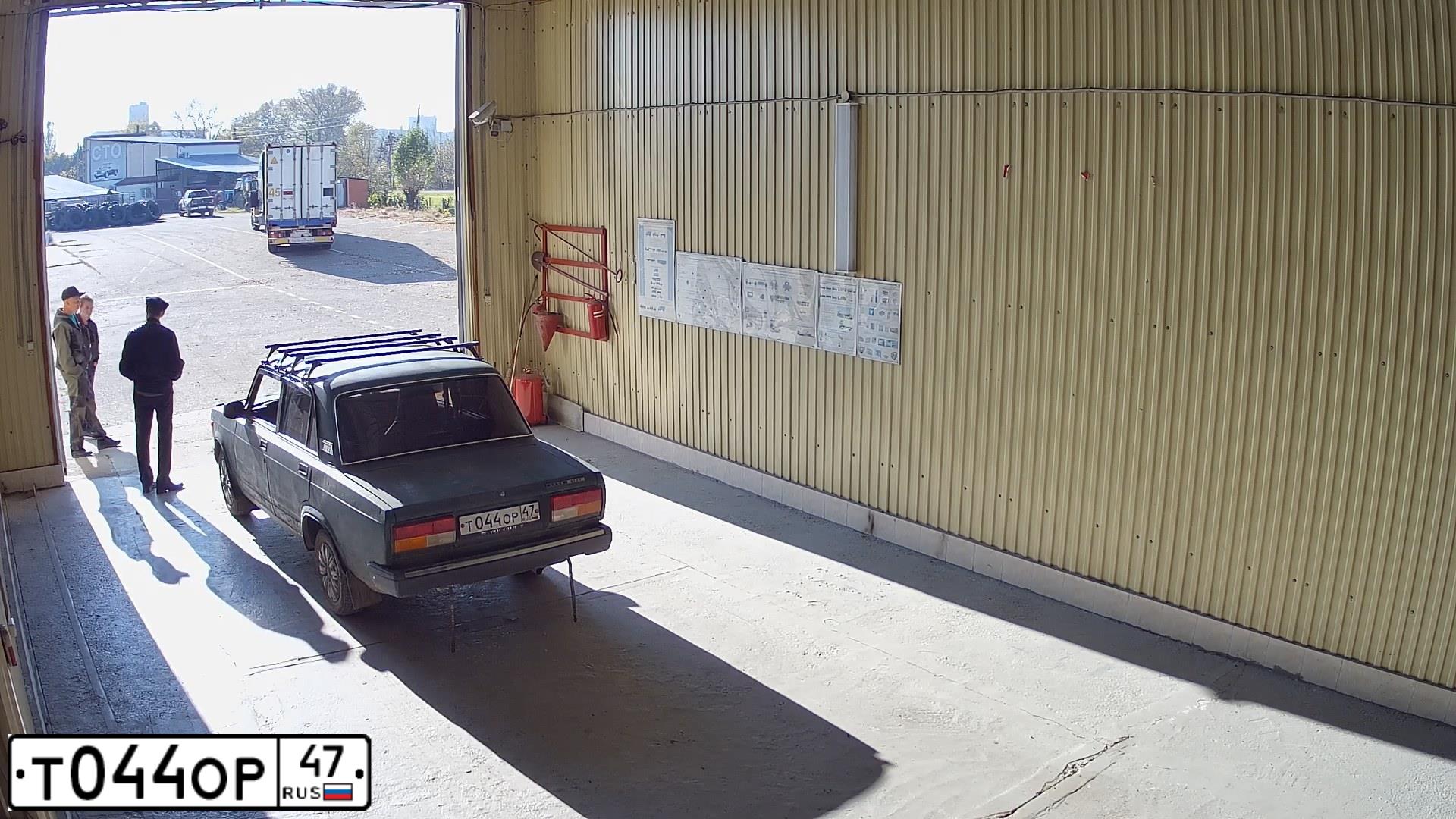 Фото автомобиля ВАЗ 21074, 2007 — госномер Т044ОР47. Цвет: Темно-зеленый