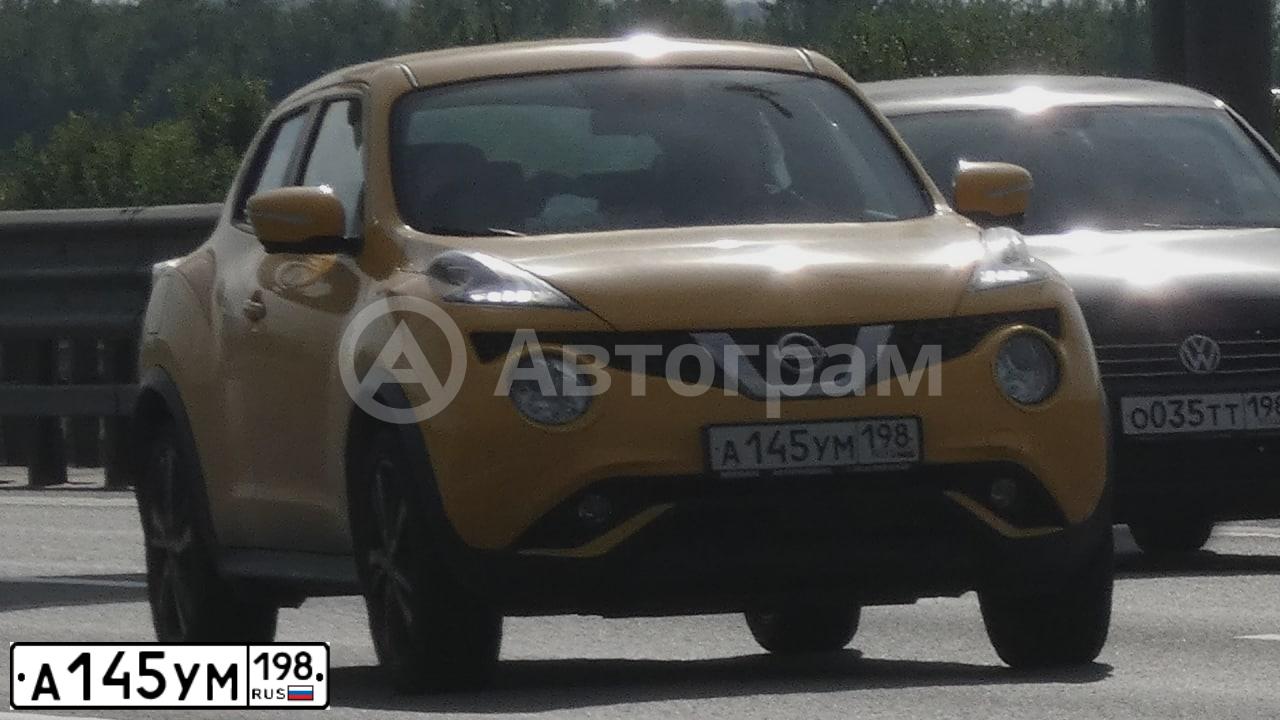 Фото автомобиля NISSAN JUKE, 2017 — госномер А145УМ198. Цвет: ЖЕЛТЫЙ