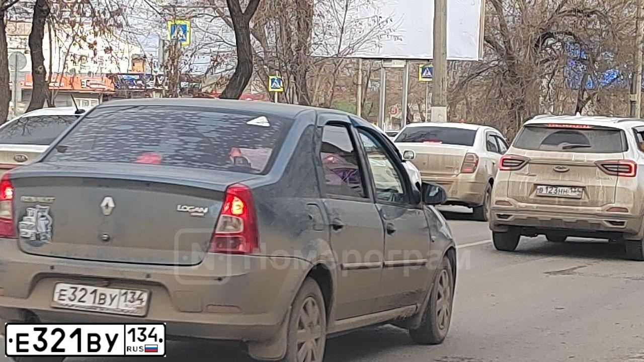 Фото автомобиля RENAULT LOGAN, 2011 — госномер А286ОУ62. Цвет: СИНИЙ