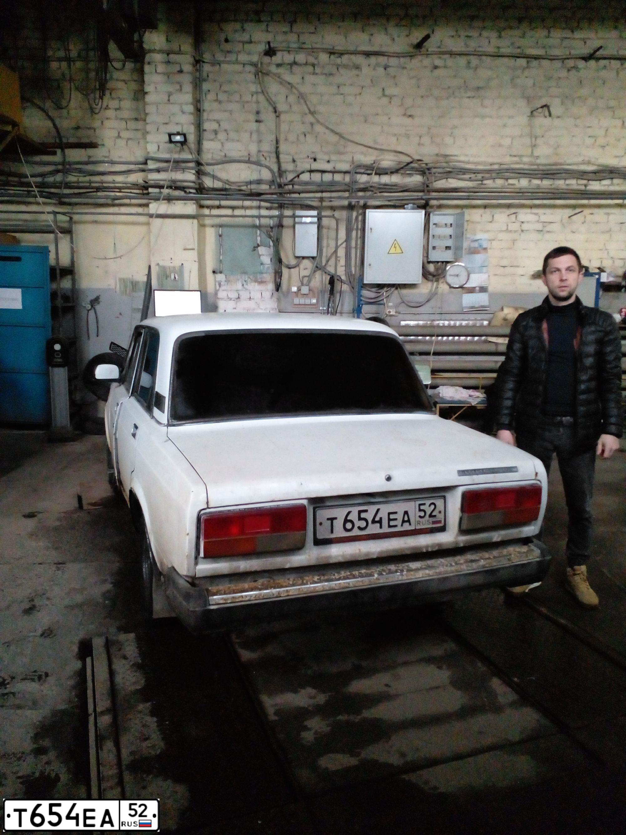 Фото автомобиля LADA 2107, 2004 — госномер У148АО152. Цвет: Белый