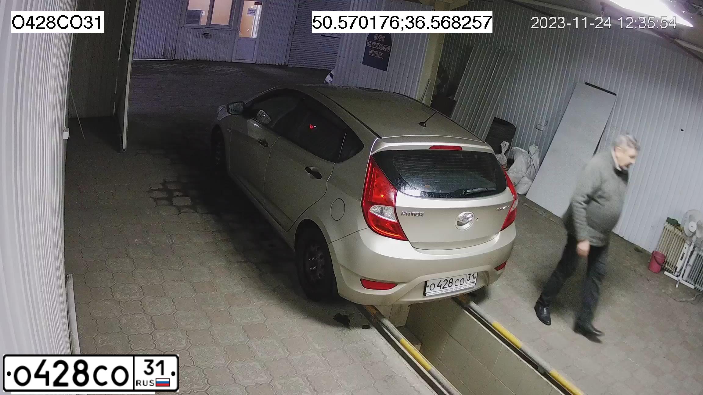 Фото автомобиля HYUNDAI SOLARIS, 2011 — госномер Н110АВ31. Цвет: БЕЖЕВО-СЕРЫЙ