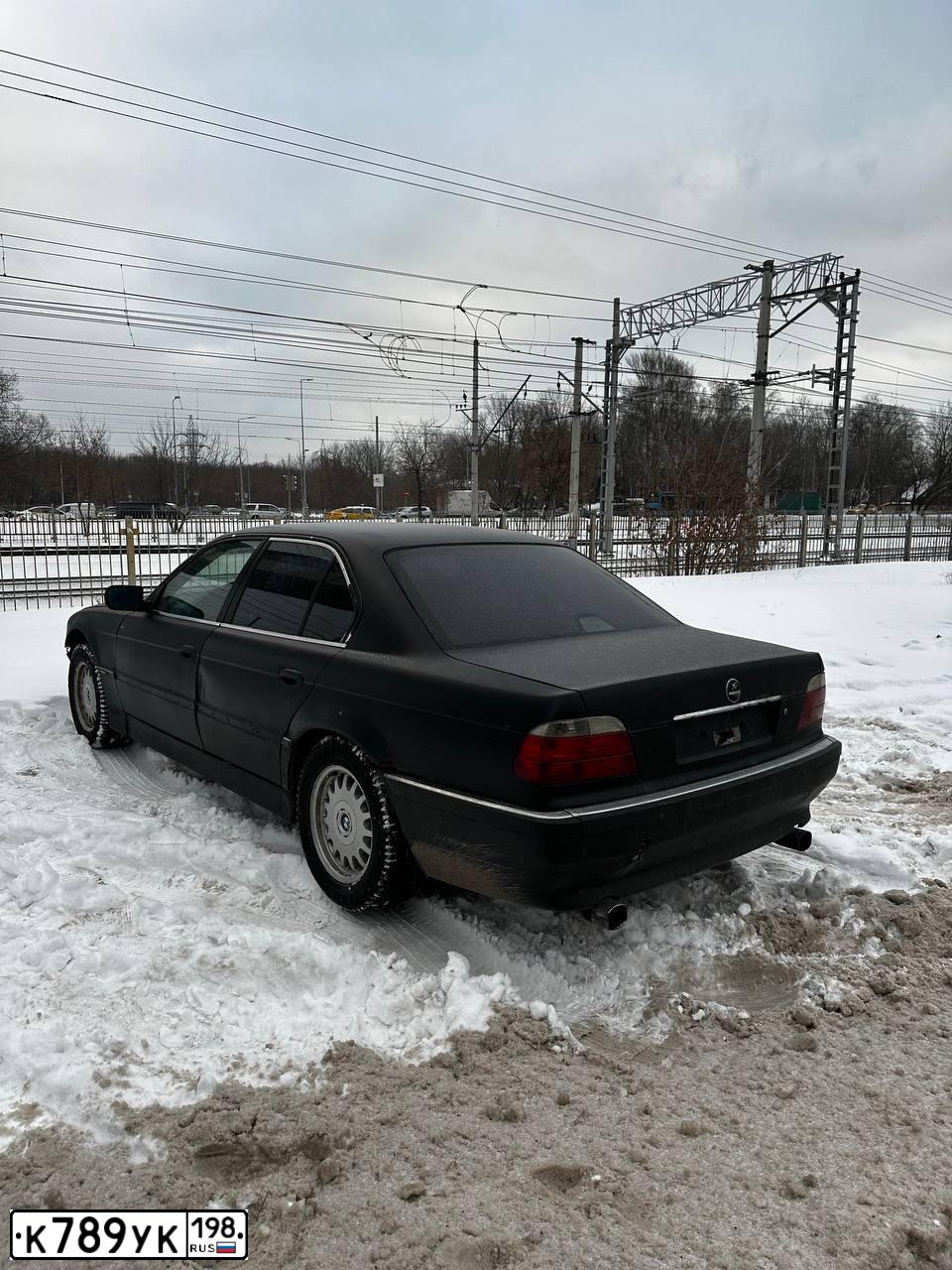 Фото автомобиля BMW W SERIE 7, 1995 — госномер О243ХТ44. Цвет: ЧЕРНЫЙ