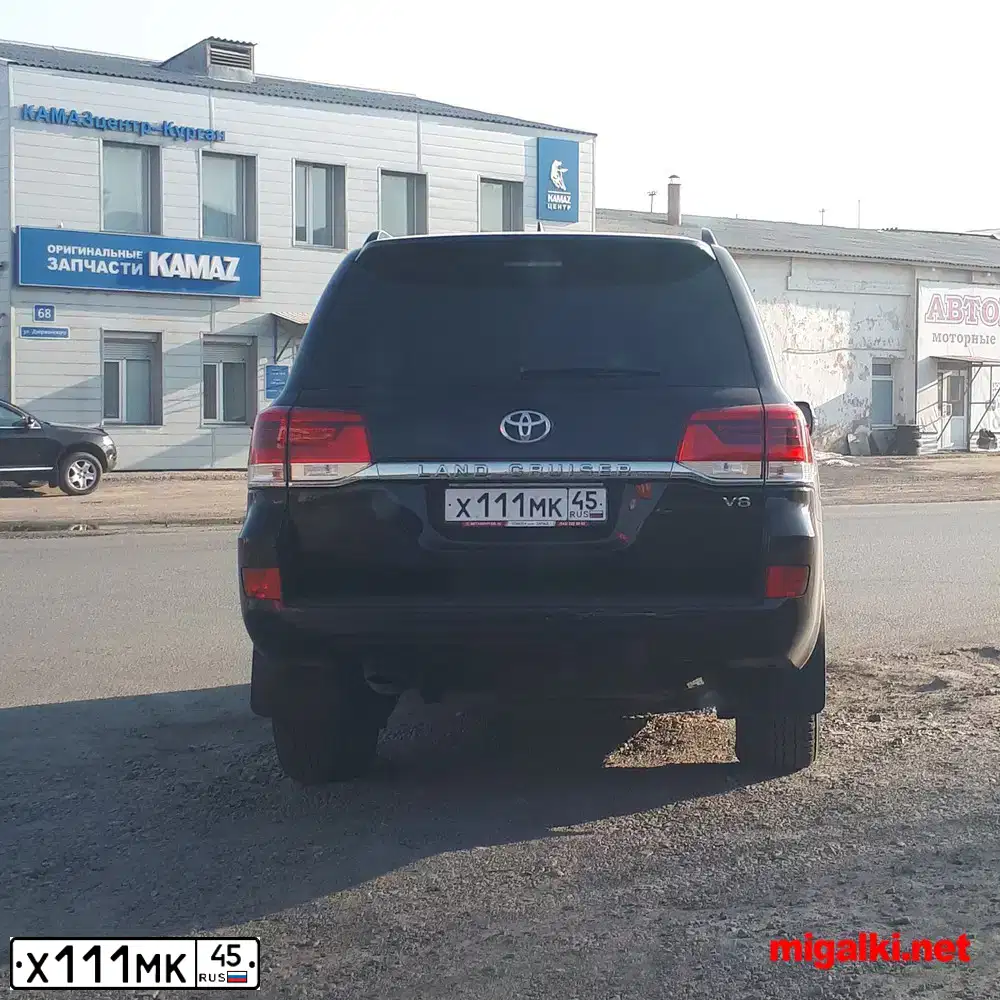 Фото автомобиля LEXUS LX570, 2021 — госномер Х111МК45. Цвет: Белый