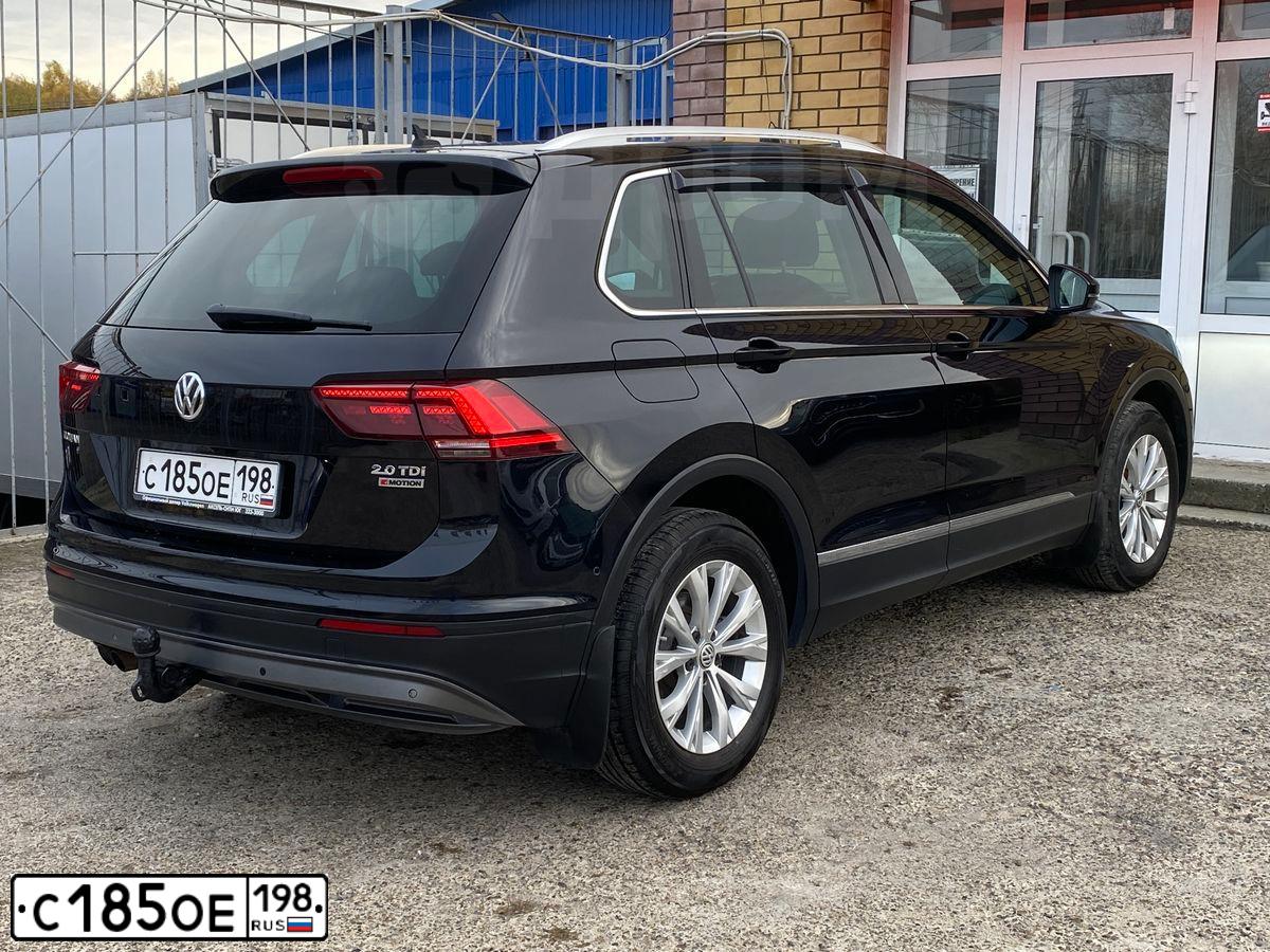 Фото автомобиля VOLKSWAGEN TIGUAN, 2017 — госномер С185ОЕ198. Цвет: ЧЕРНЫЙ